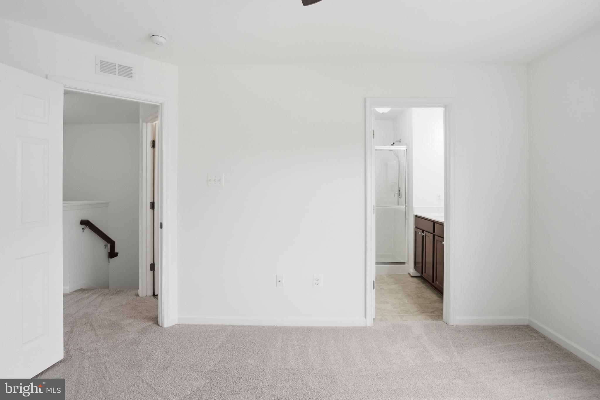 CARRIAGE HILLS TOWNHOUSE - Residential