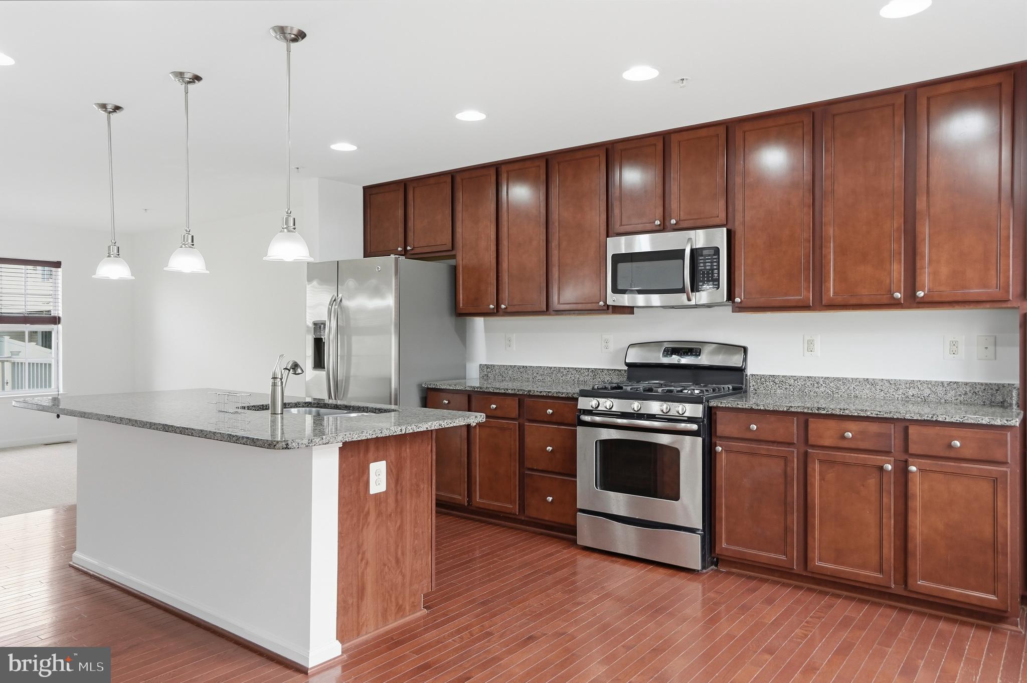 CARRIAGE HILLS TOWNHOUSE - Residential