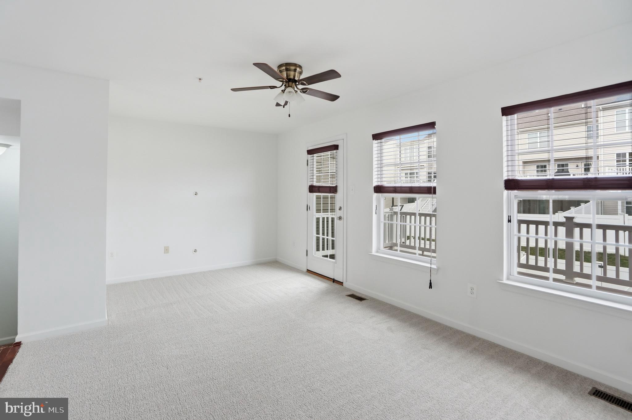 CARRIAGE HILLS TOWNHOUSE - Residential