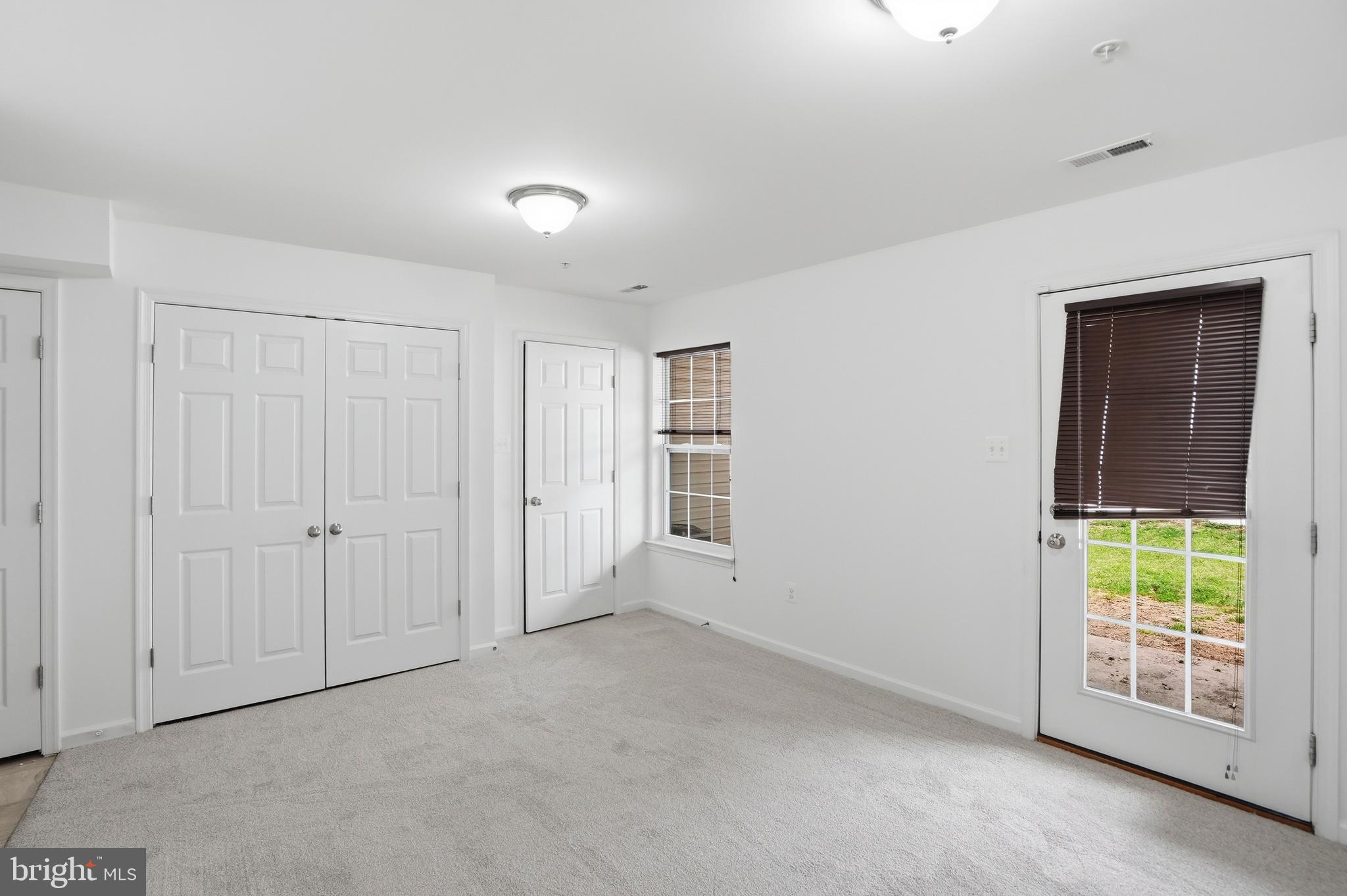 CARRIAGE HILLS TOWNHOUSE - Residential