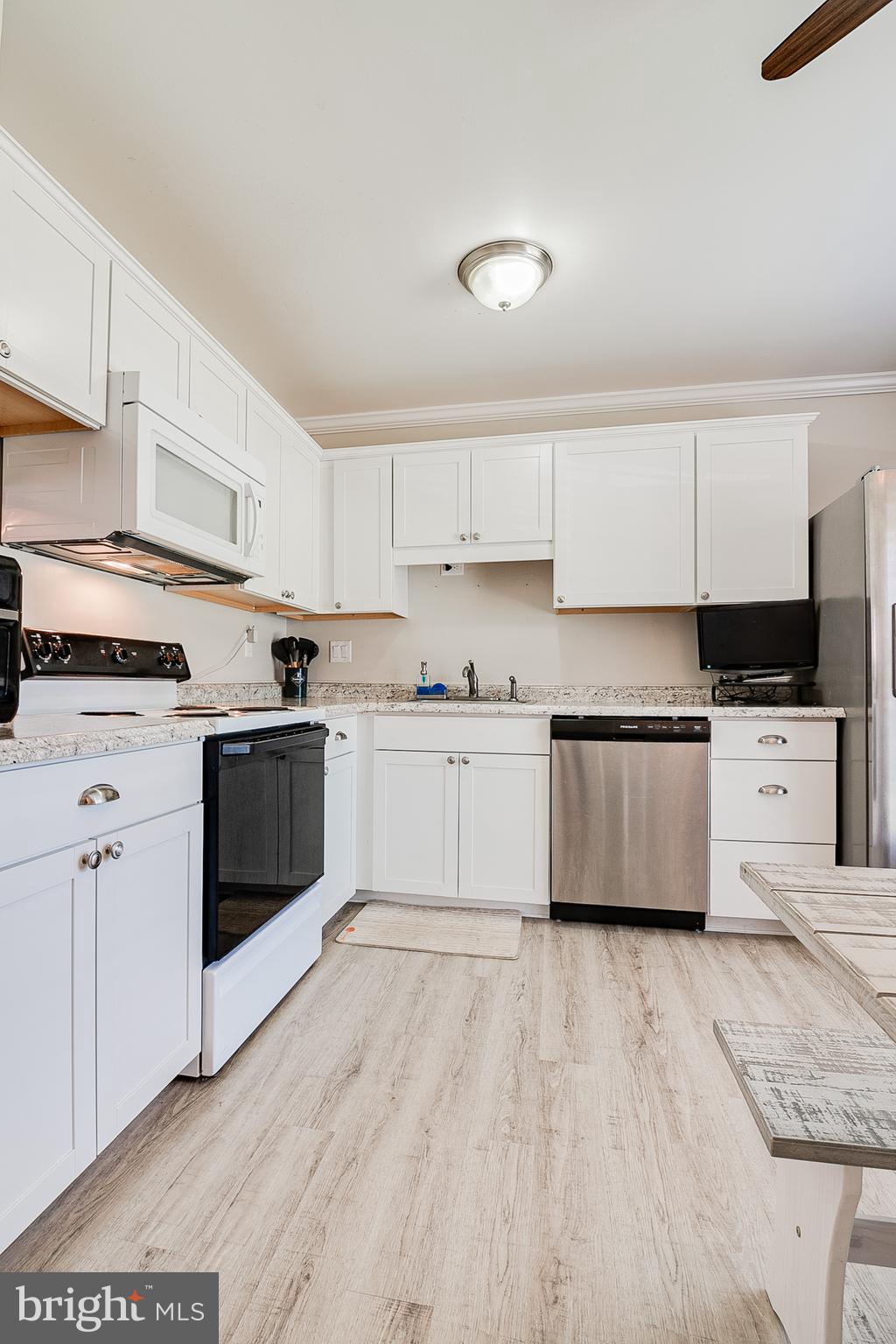 LAKE VILLAGE MANOR - Residential Lease