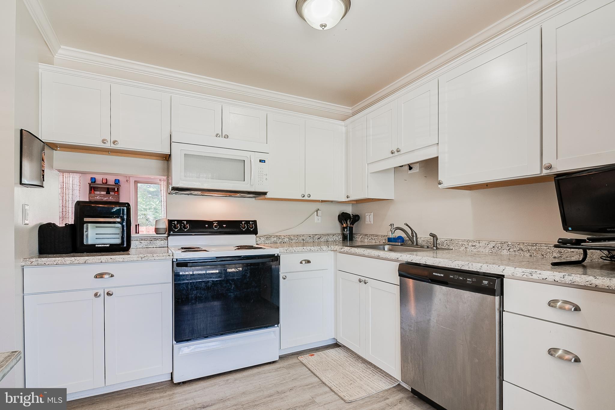 LAKE VILLAGE MANOR - Residential Lease