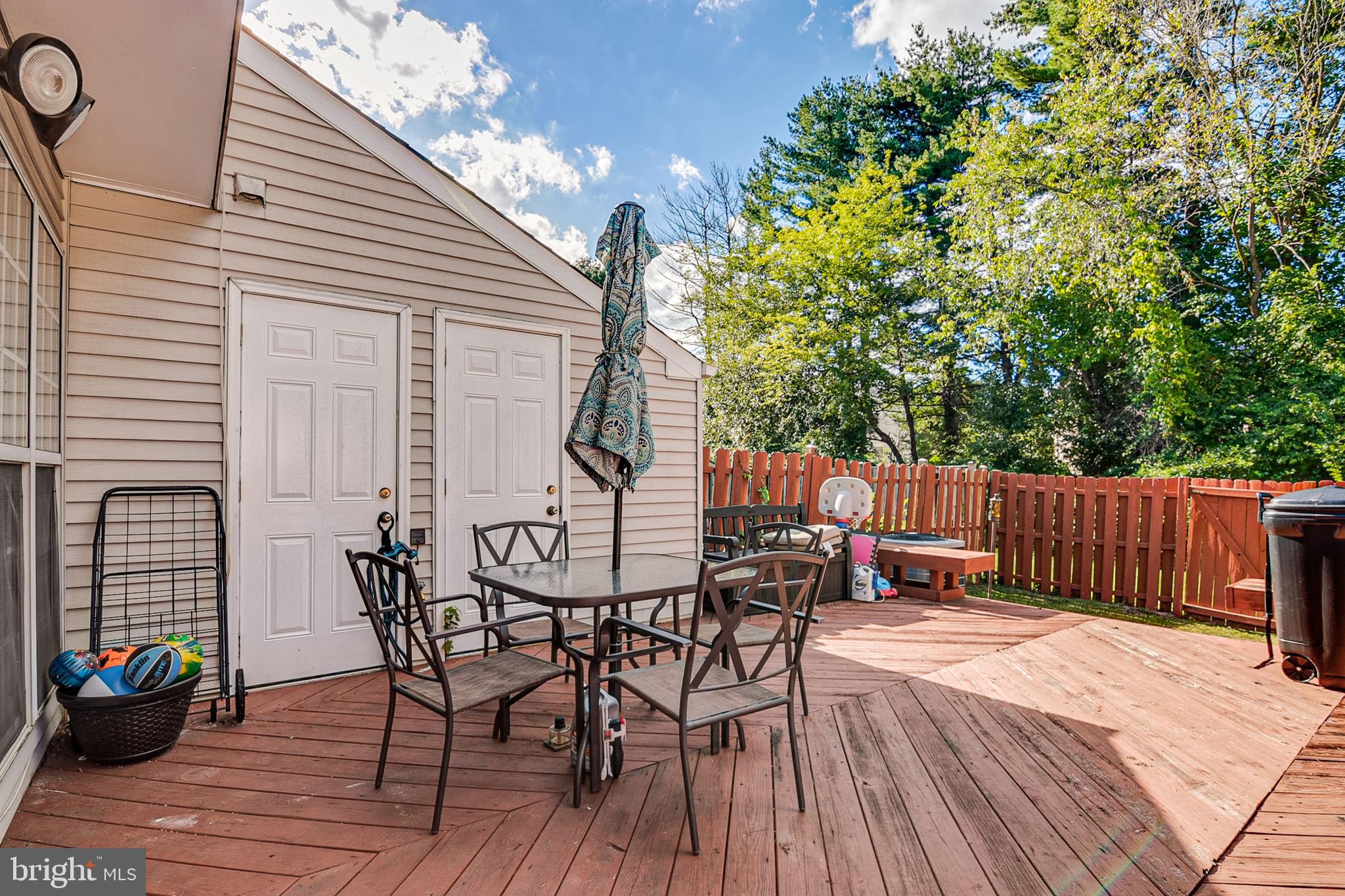 LAKE VILLAGE MANOR - Residential Lease