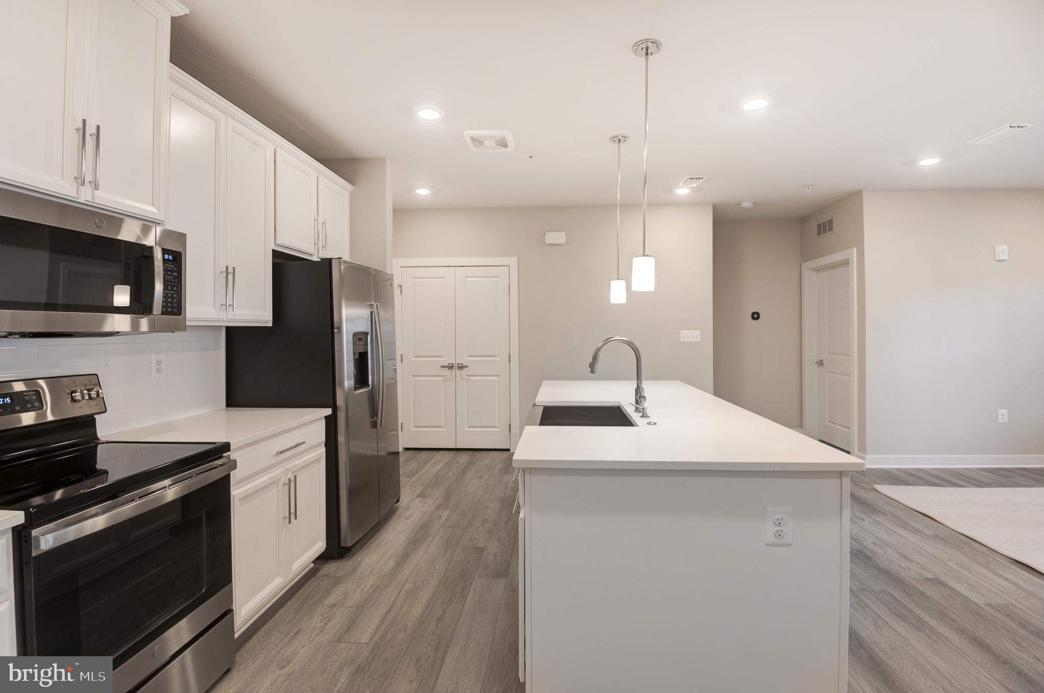 WOODLAND PARK - Residential Lease