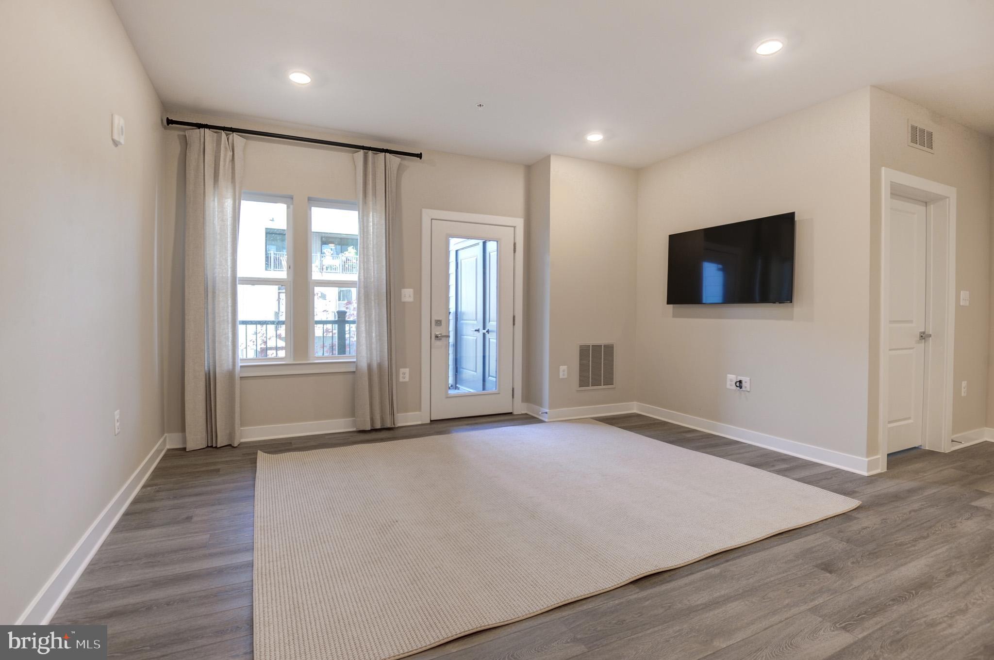 WOODLAND PARK - Residential Lease