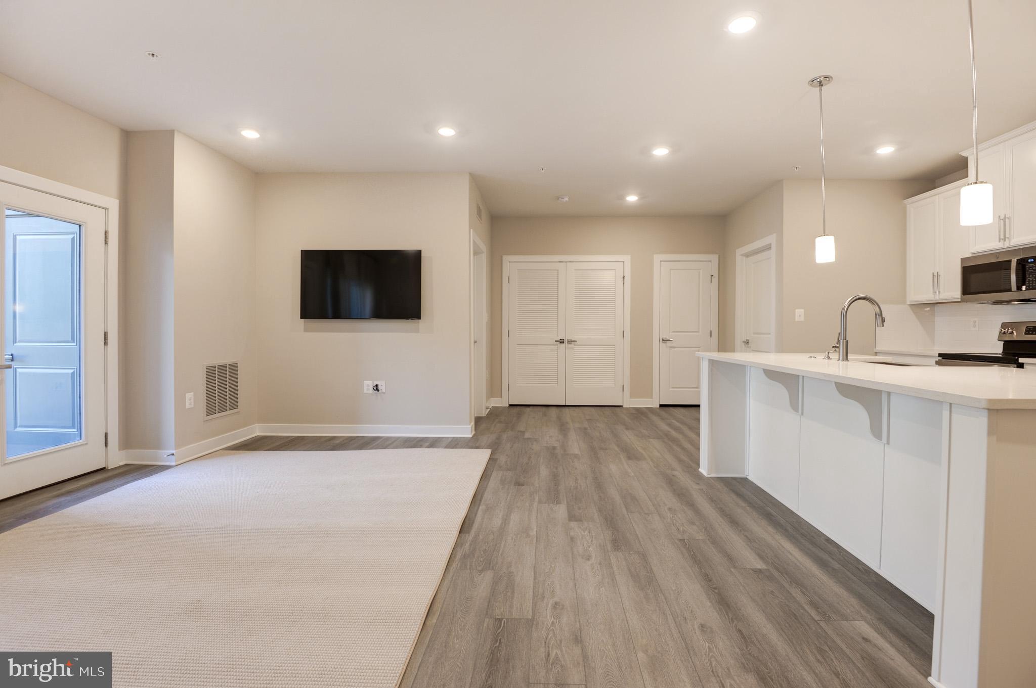 WOODLAND PARK - Residential Lease