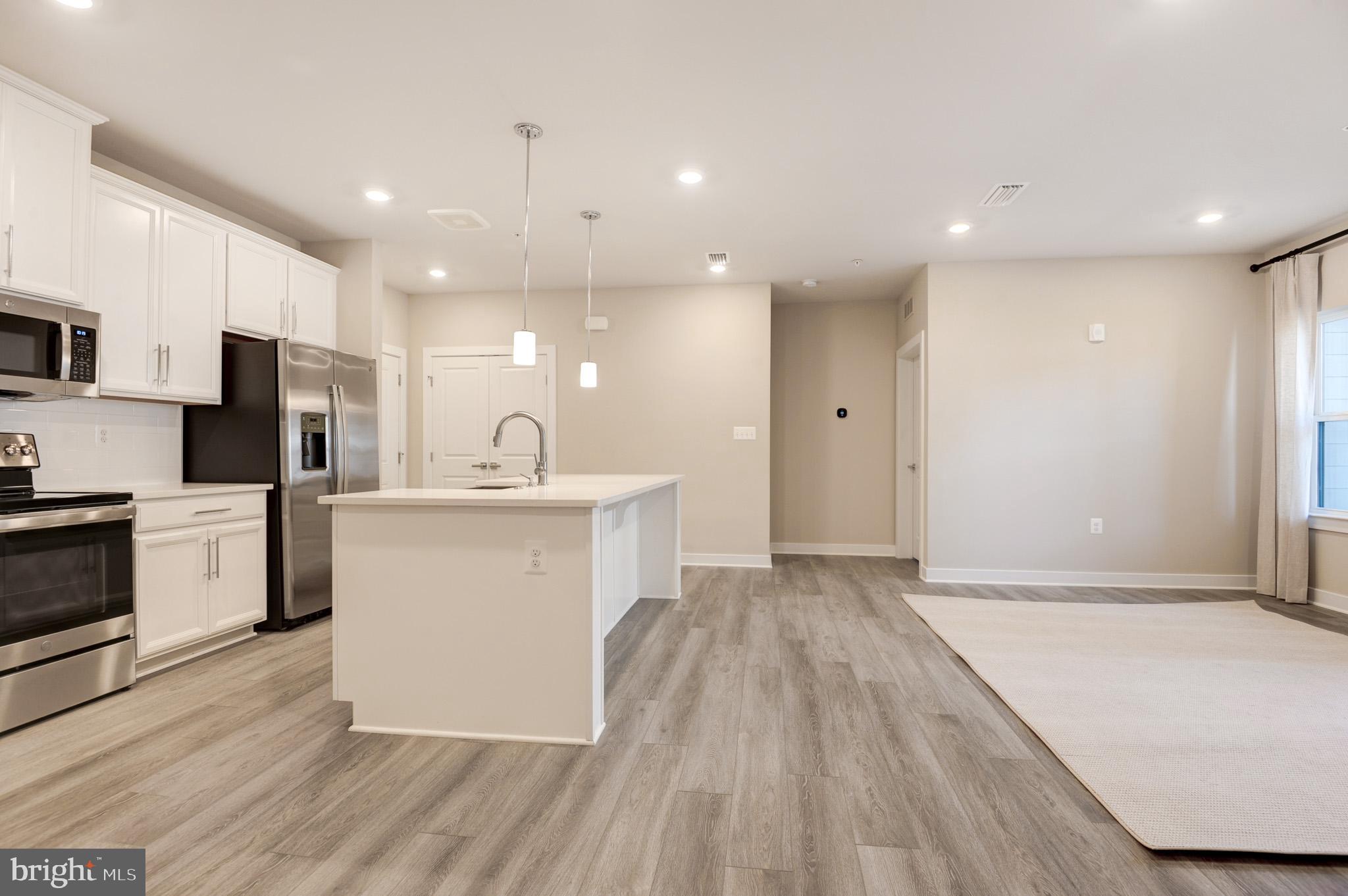 WOODLAND PARK - Residential Lease