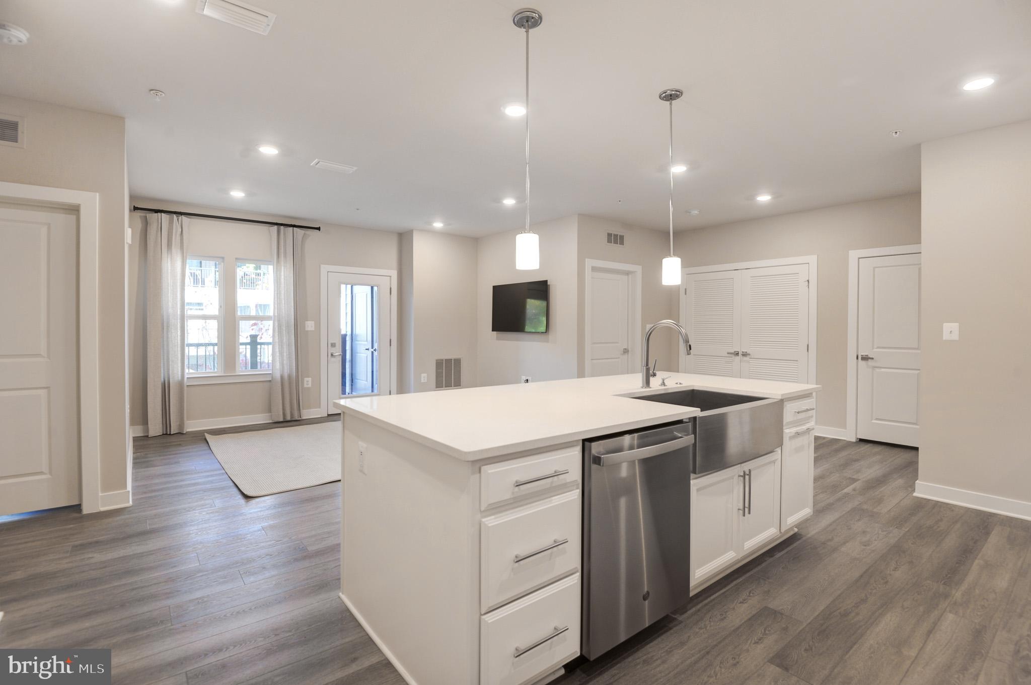 WOODLAND PARK - Residential Lease