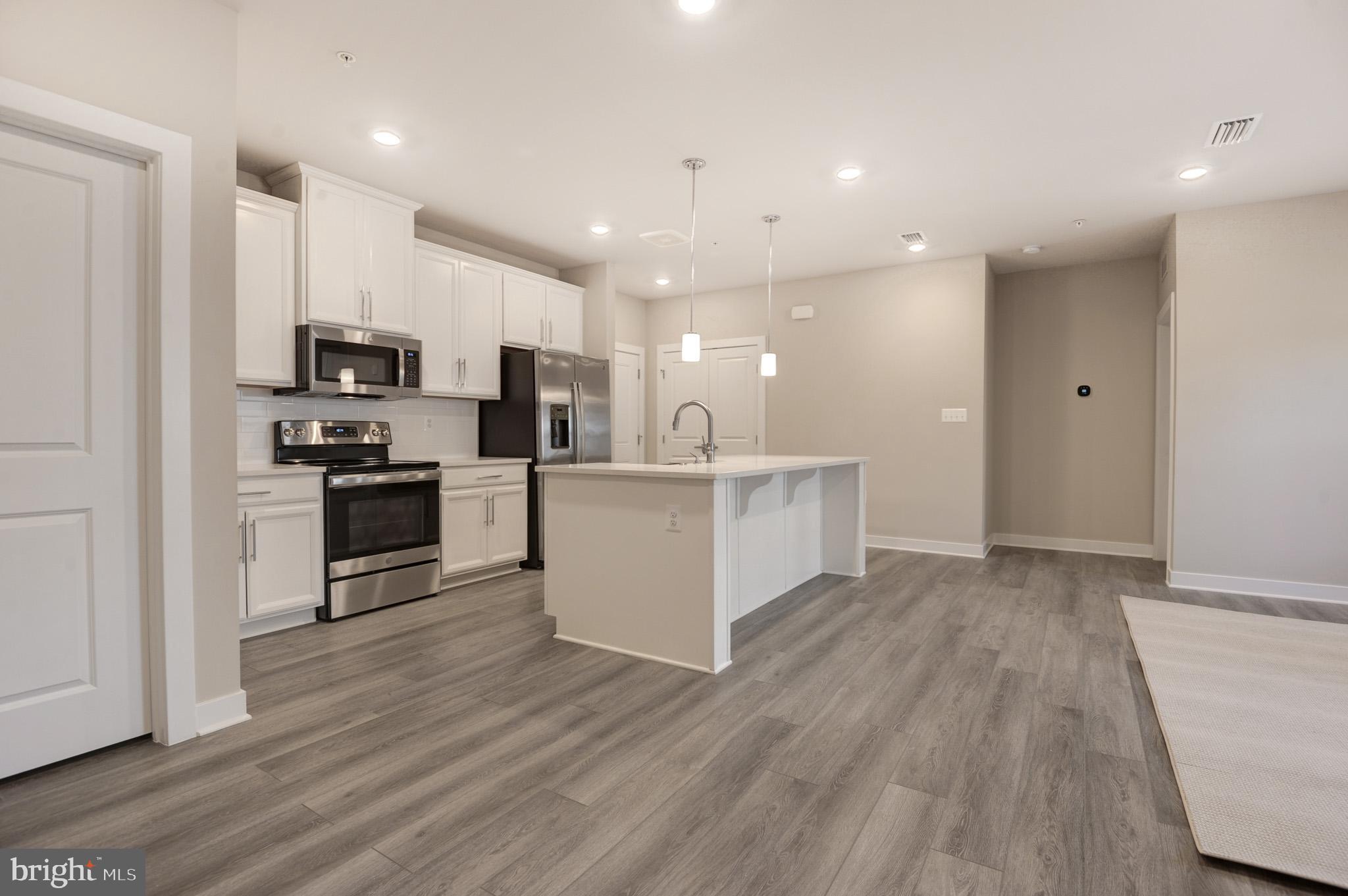 WOODLAND PARK - Residential Lease