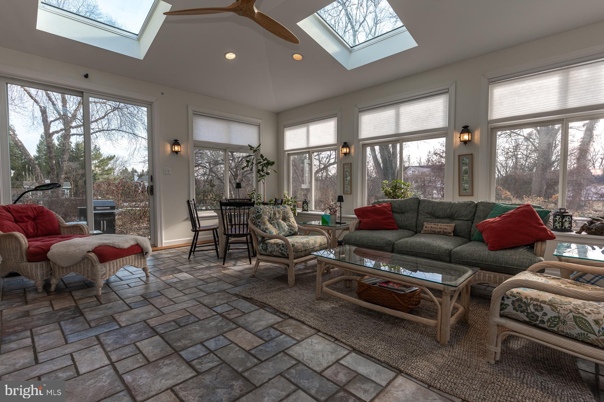 WILLOWDALE CROSSIN - Residential