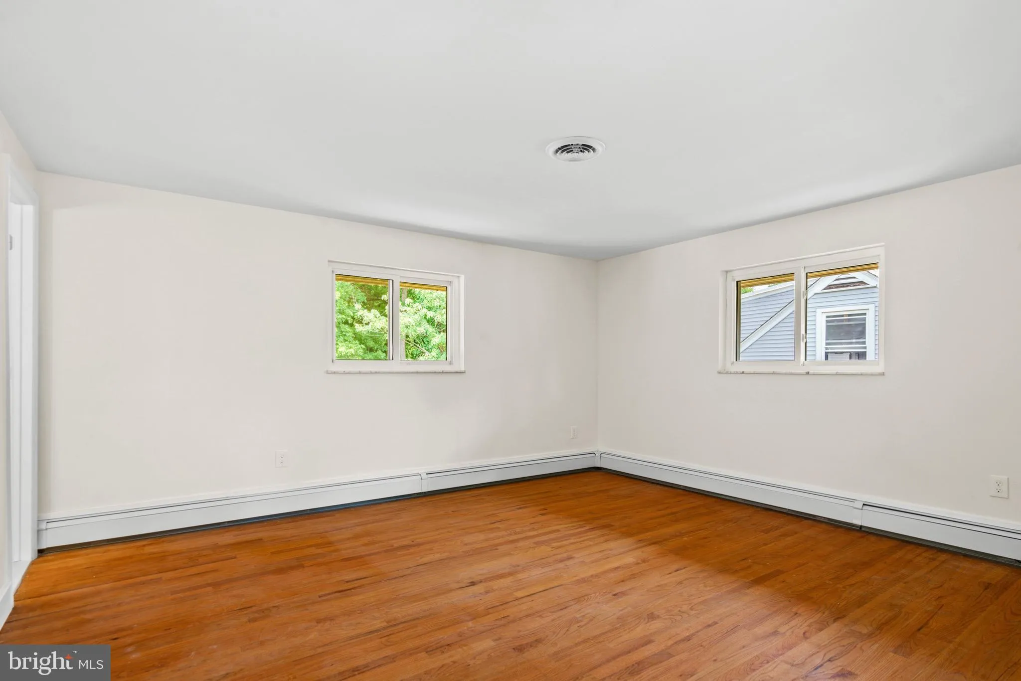 Cherry Hill, New Jersey 08002, United States, 4 Bedrooms Bedrooms, ,3 BathroomsBathrooms,Residential,Contingent,53984