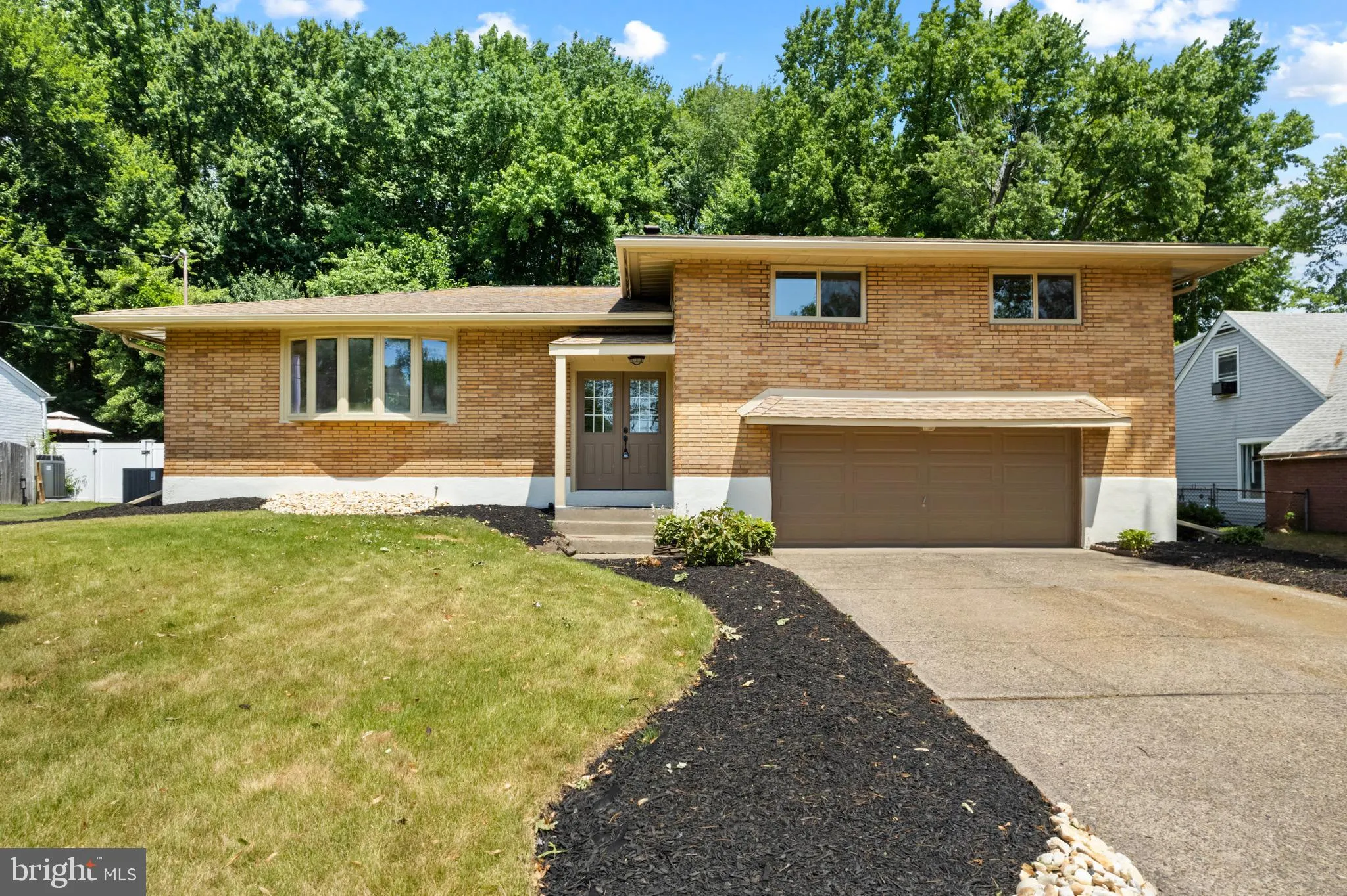 Cherry Hill, New Jersey 08002, United States, 4 Bedrooms Bedrooms, ,3 BathroomsBathrooms,Residential,Contingent,53984