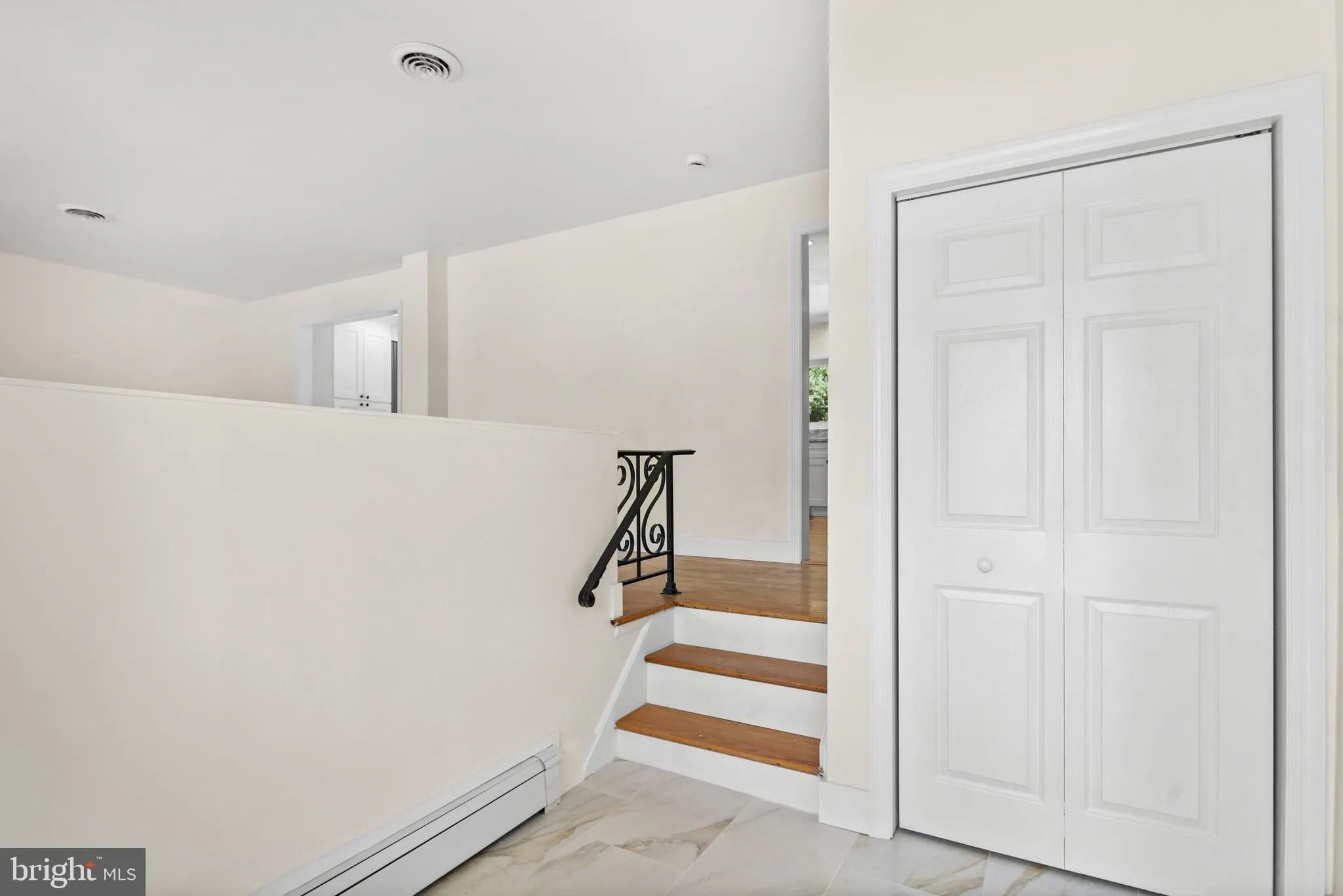 Cherry Hill, New Jersey 08002, United States, 4 Bedrooms Bedrooms, ,3 BathroomsBathrooms,Residential,Contingent,53984