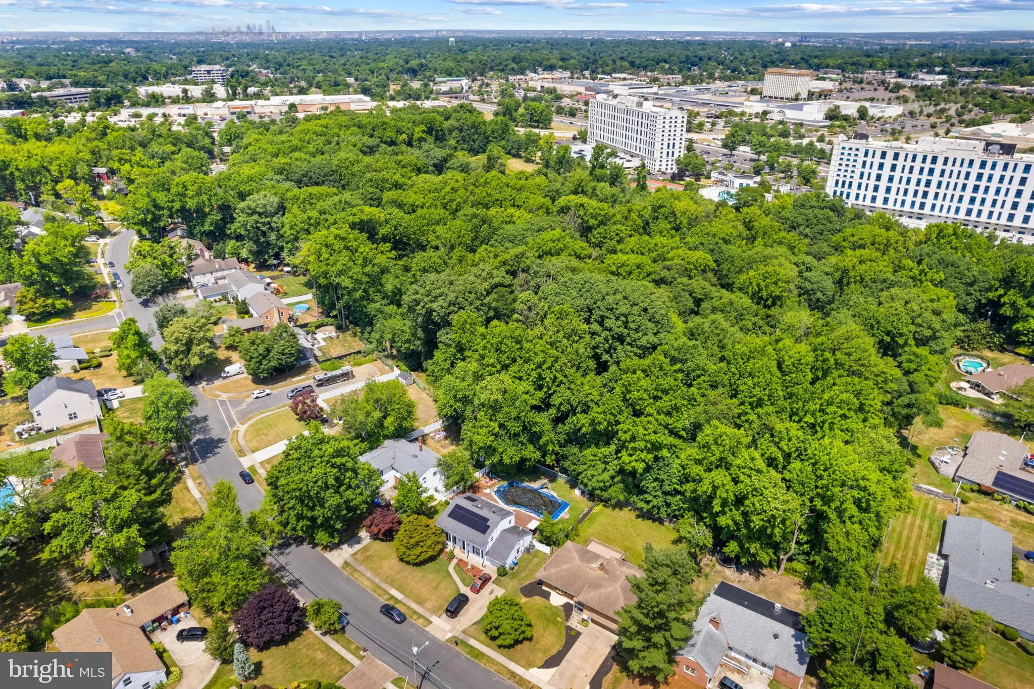 Cherry Hill, New Jersey 08002, United States, 4 Bedrooms Bedrooms, ,3 BathroomsBathrooms,Residential,Contingent,53984