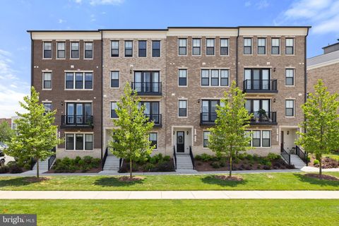 Condo For Sale - 20775 Lamlash Terrace<br/> ASHBURN, VA 20147