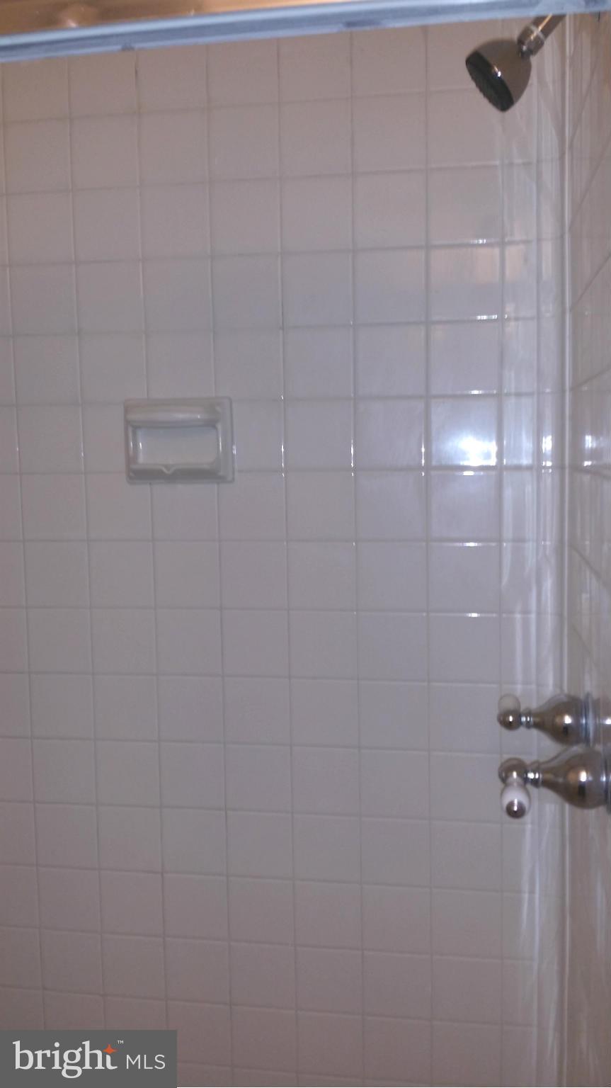 SHADOWOOD - Residential Lease