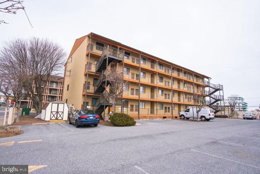 Check out this 1 bedroom, 1 bath in prime location of Ocean City on 33rd st. This unit has awesome views of the bay and sunset! Very clean and never rented. Just a short walk to the ocean, boardwalk, jolly rogers, and many restaurants. Call today for a showing!