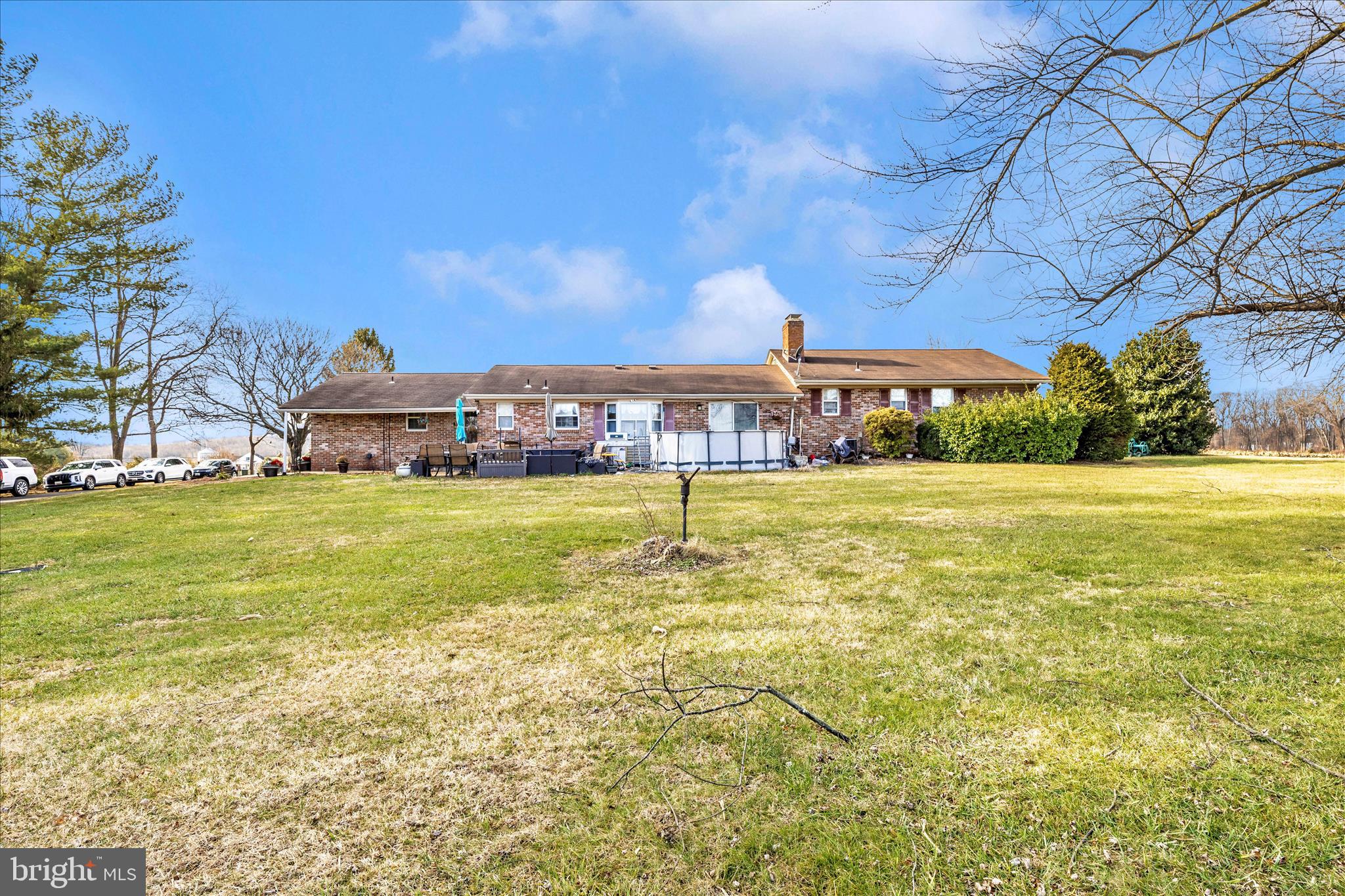 LAYTONSVILLE OUTSIDE - Residential