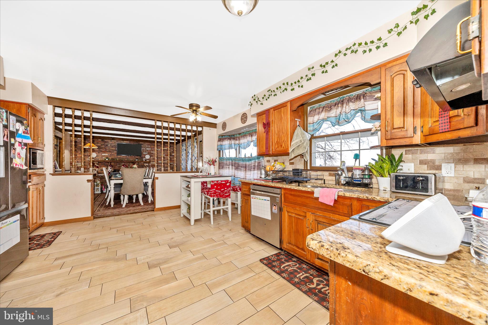 LAYTONSVILLE OUTSIDE - Residential