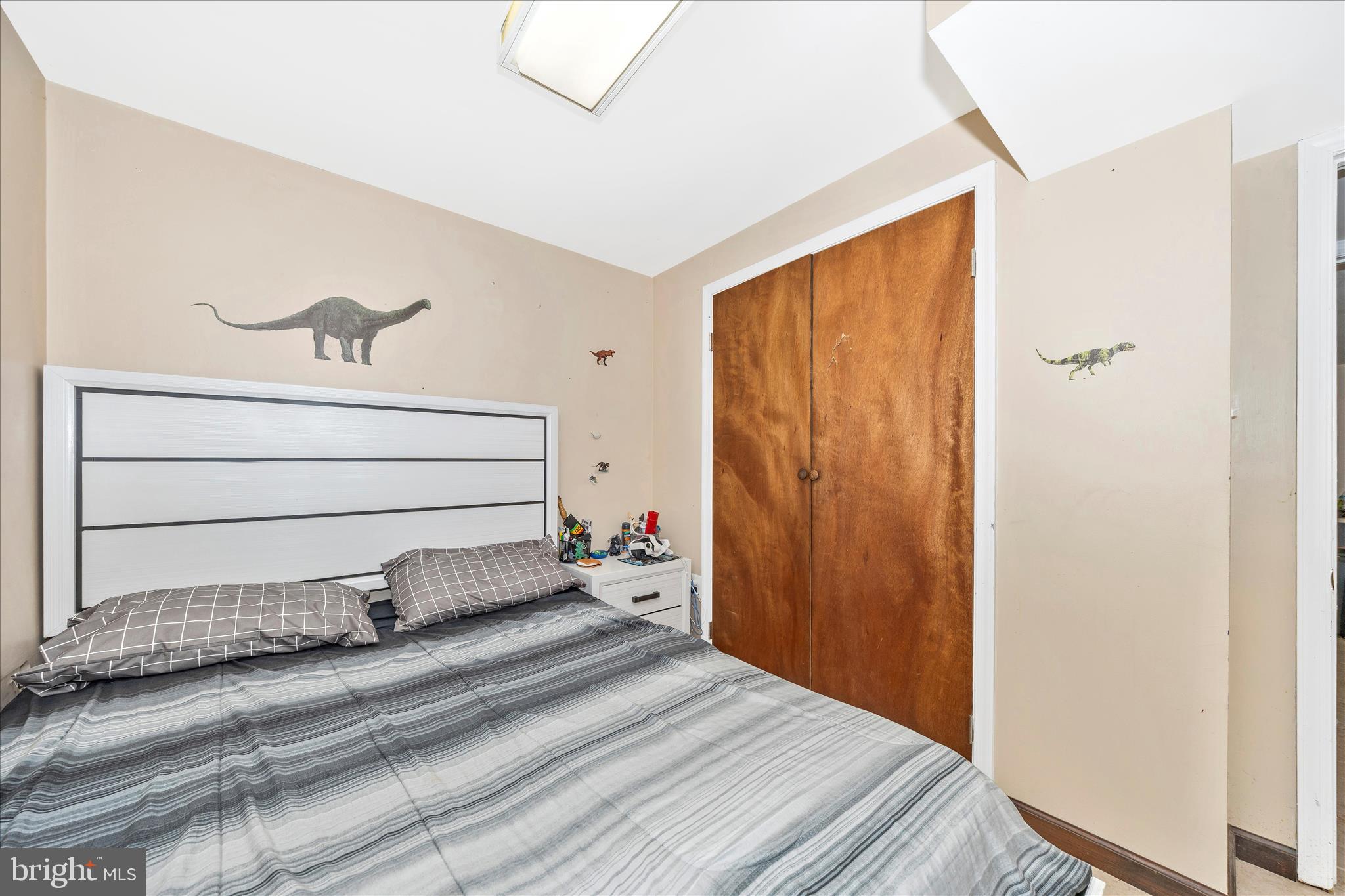 LAYTONSVILLE OUTSIDE - Residential