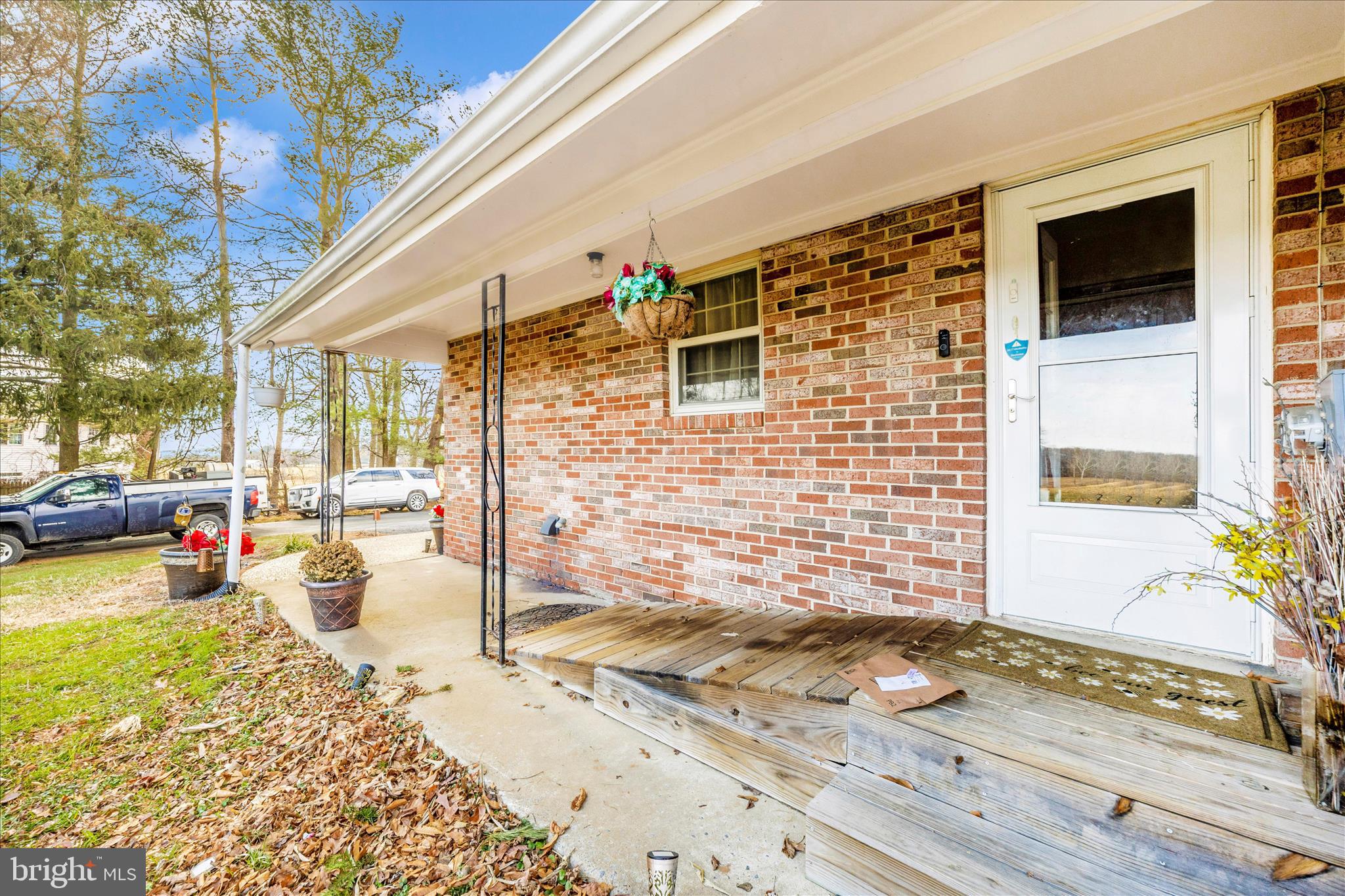 LAYTONSVILLE OUTSIDE - Residential