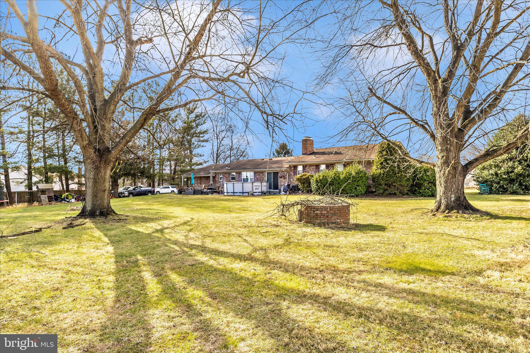 LAYTONSVILLE OUTSIDE - Residential