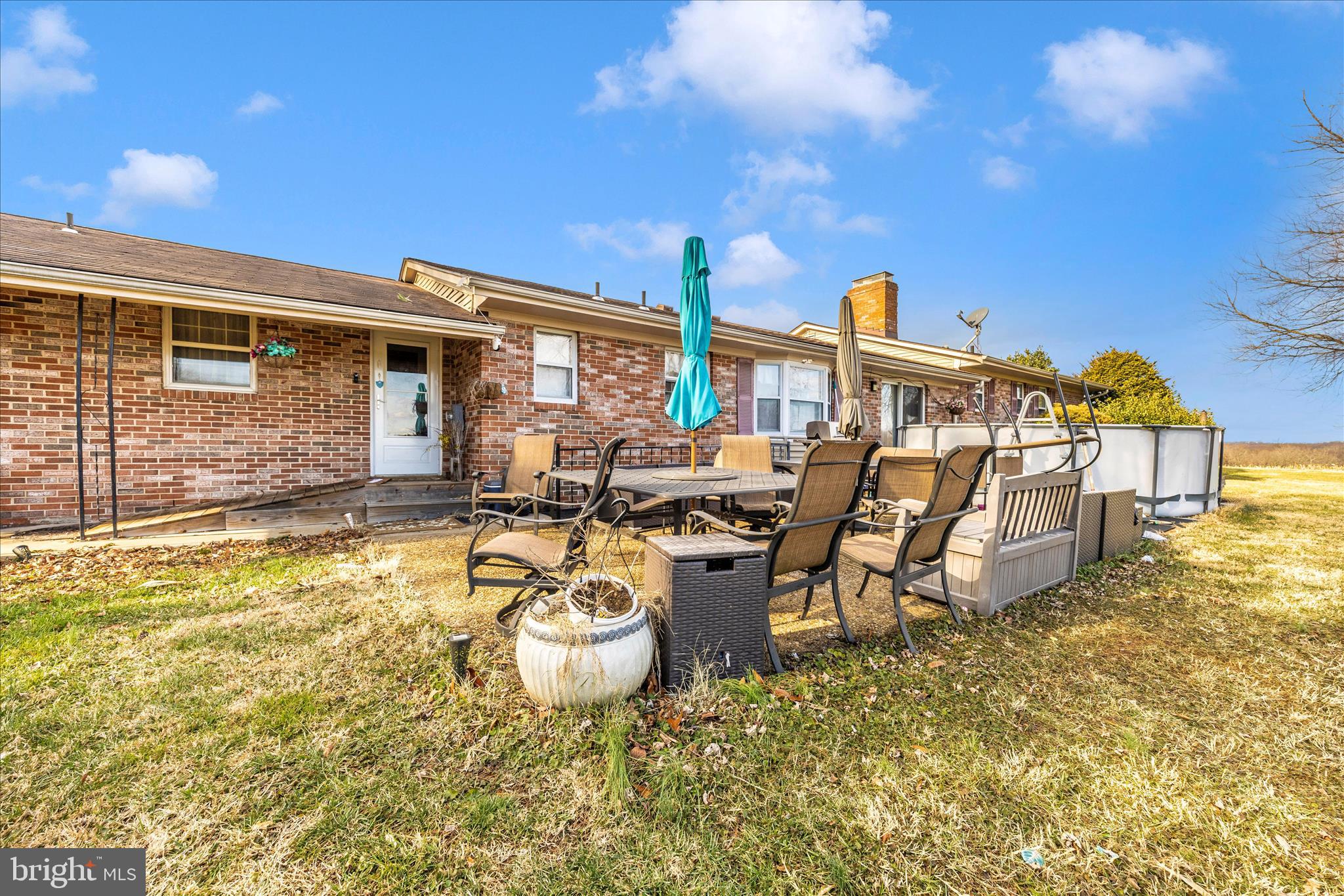 LAYTONSVILLE OUTSIDE - Residential