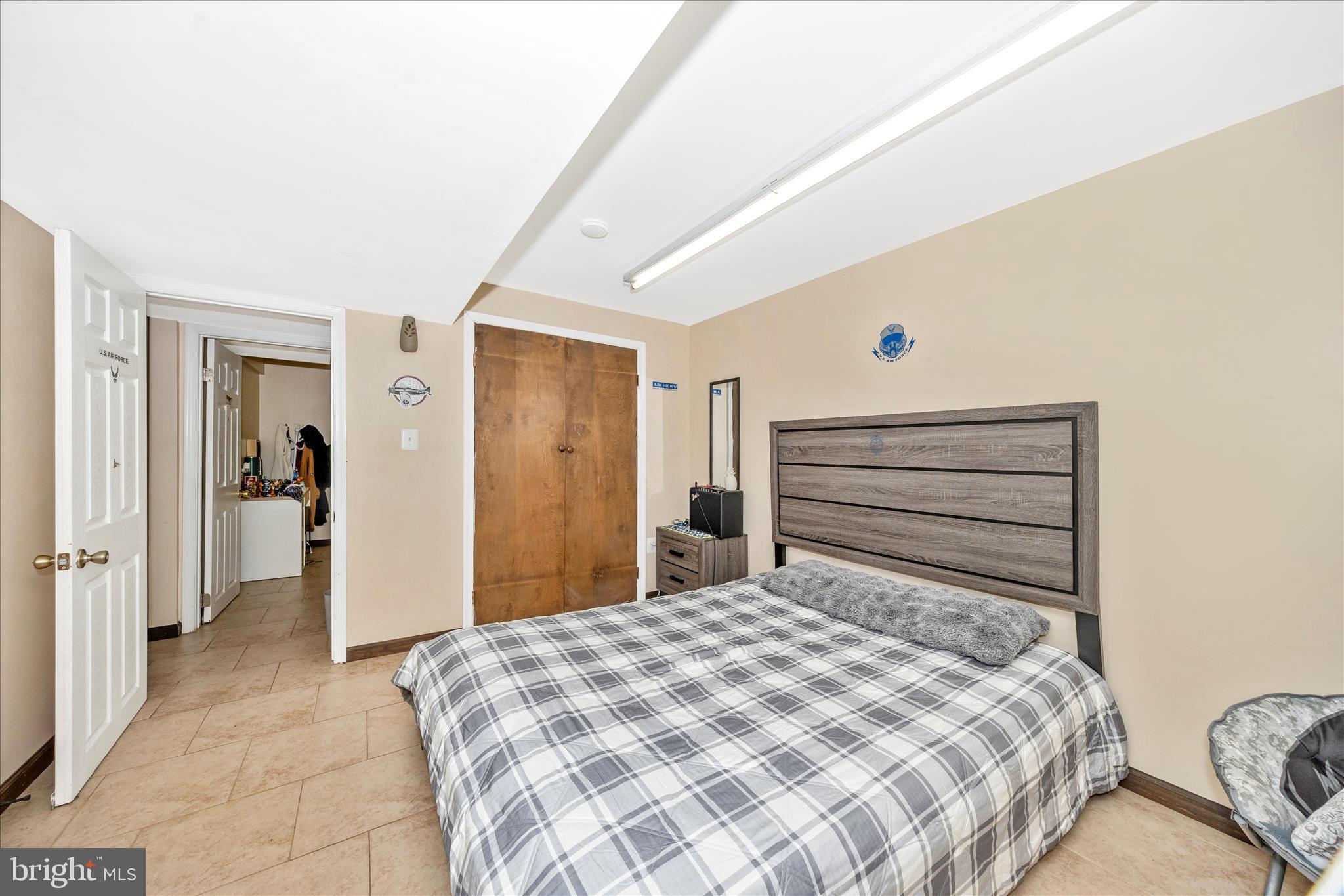 LAYTONSVILLE OUTSIDE - Residential