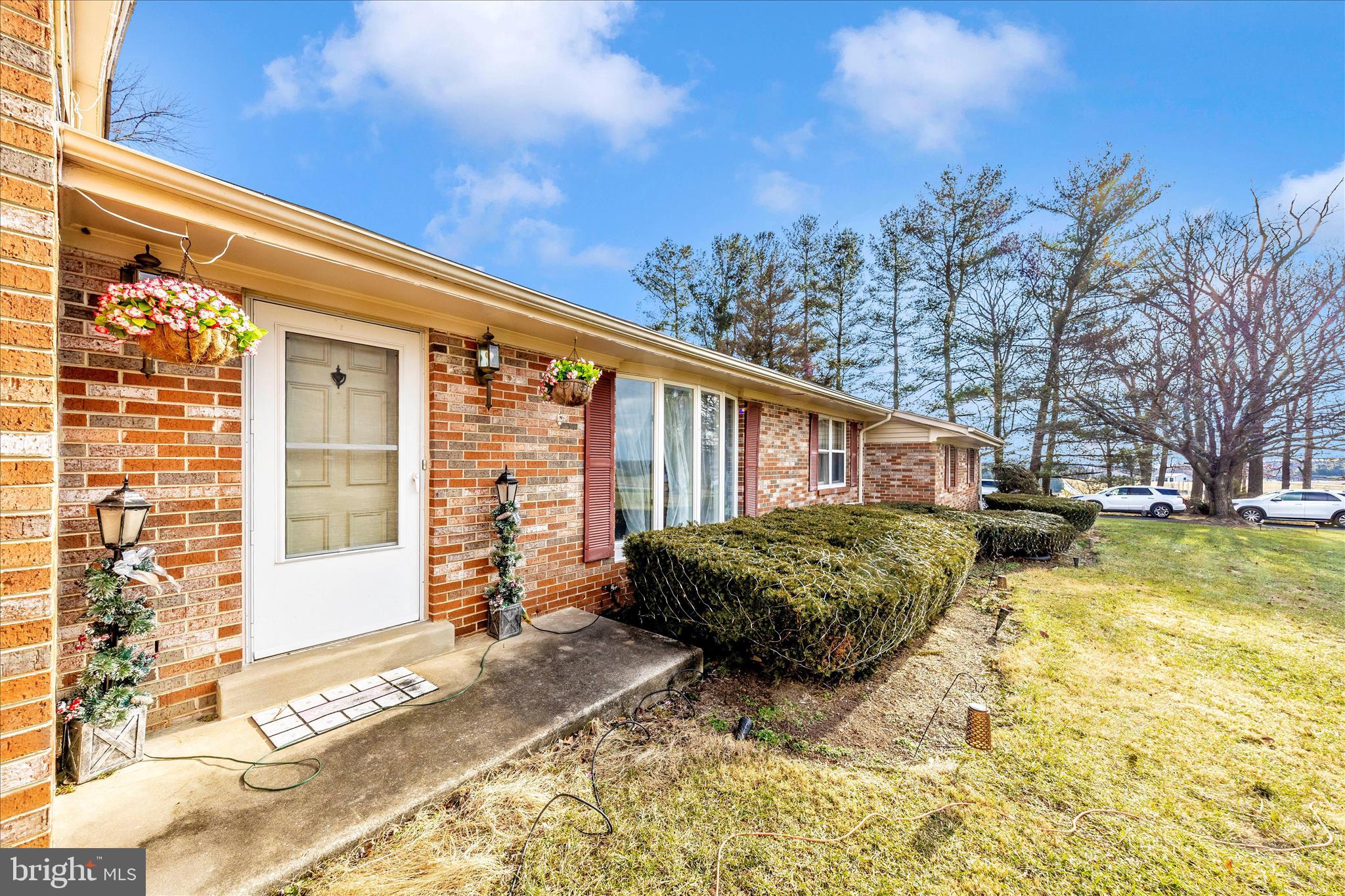 LAYTONSVILLE OUTSIDE - Residential