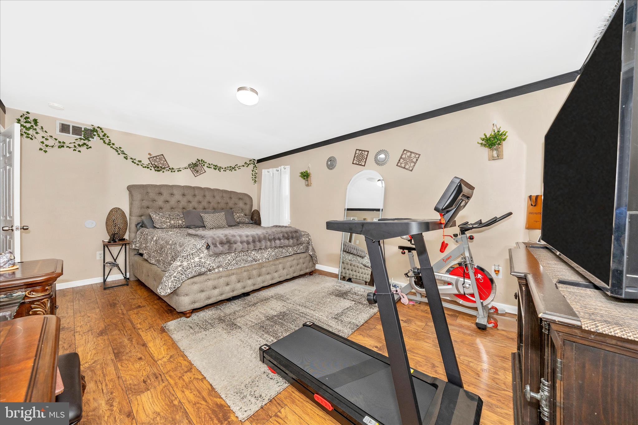 LAYTONSVILLE OUTSIDE - Residential