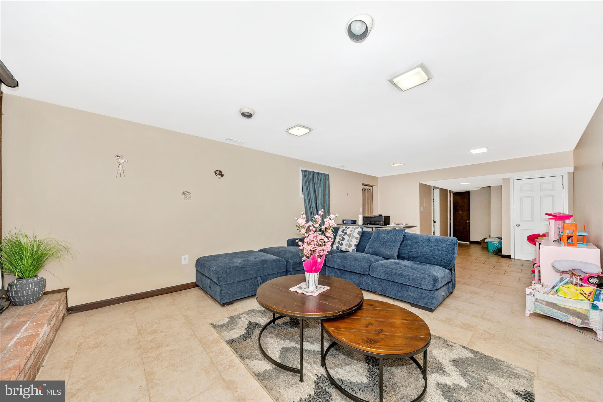 LAYTONSVILLE OUTSIDE - Residential