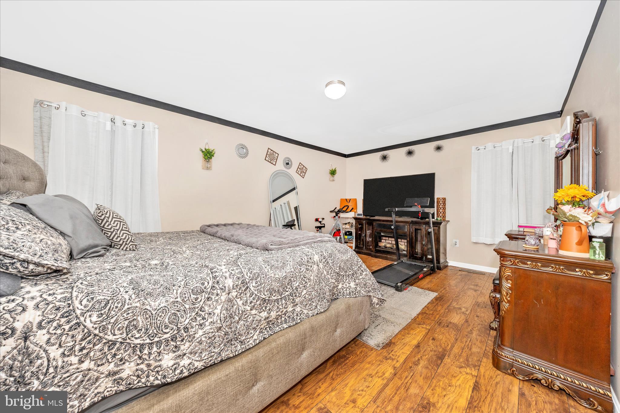 LAYTONSVILLE OUTSIDE - Residential