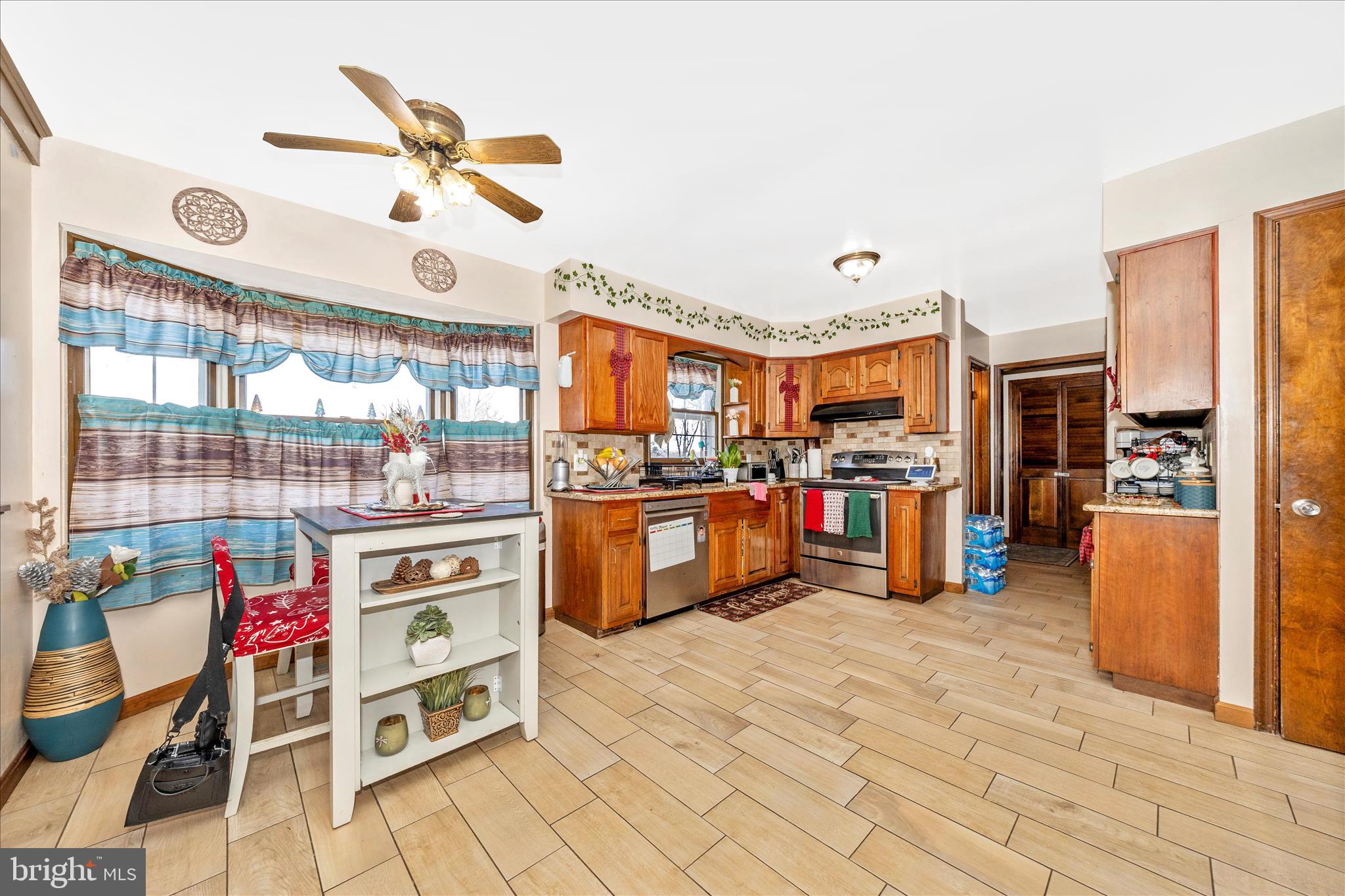 LAYTONSVILLE OUTSIDE - Residential