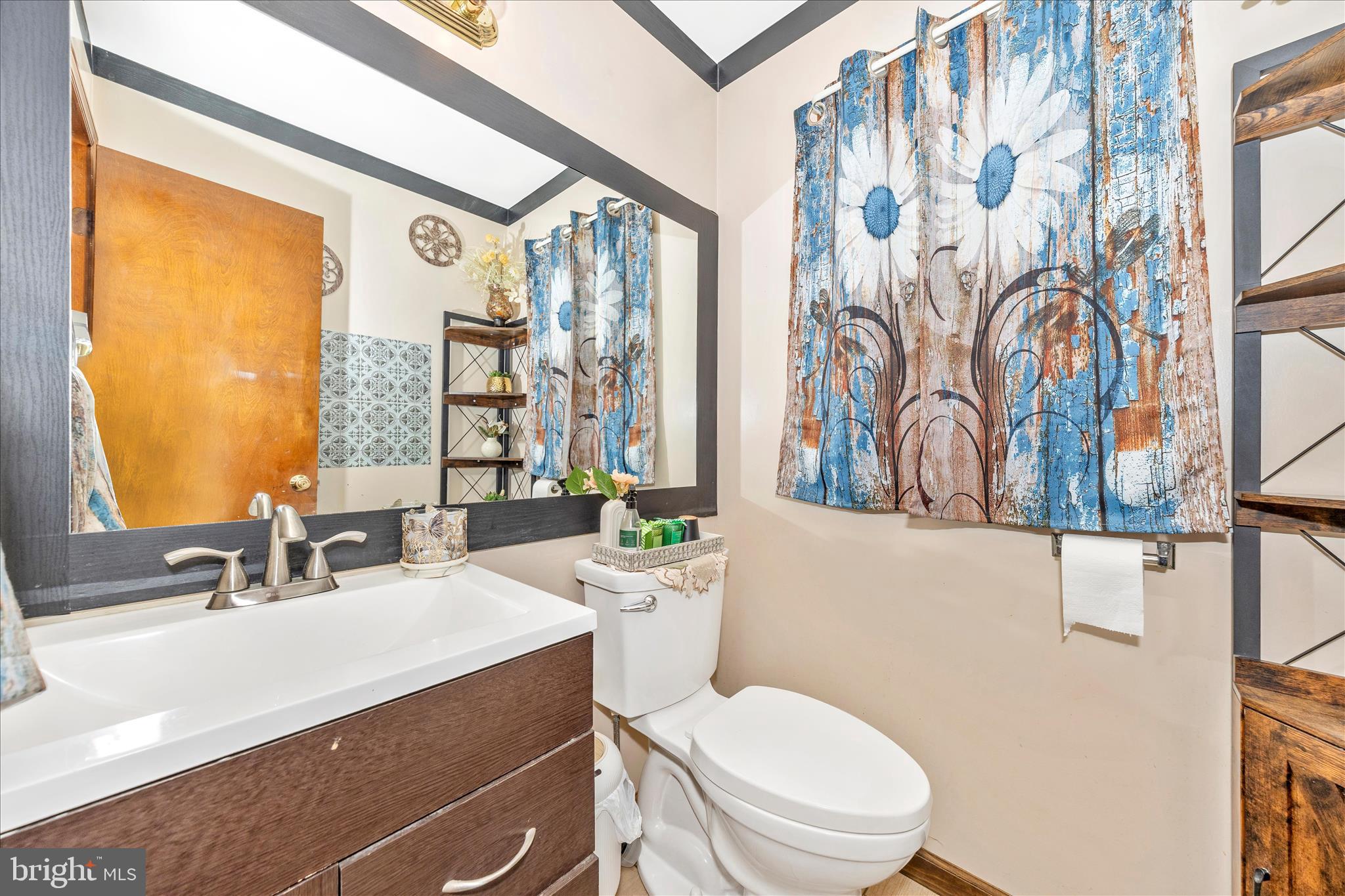 LAYTONSVILLE OUTSIDE - Residential