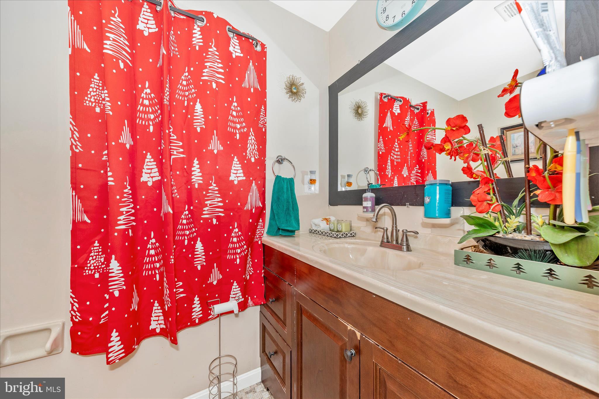 LAYTONSVILLE OUTSIDE - Residential