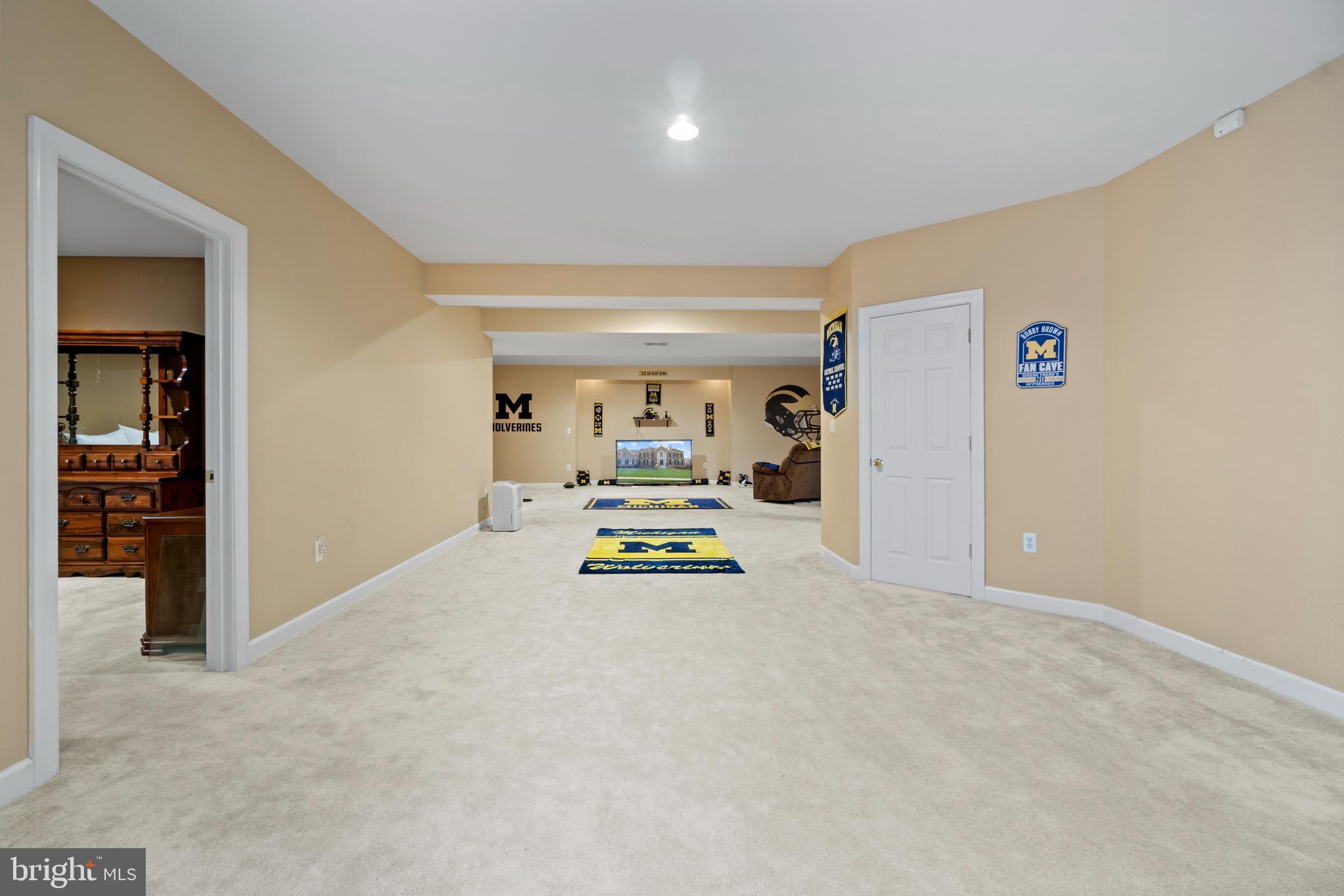 ESTATES AT LEE'S PARKE - Residential