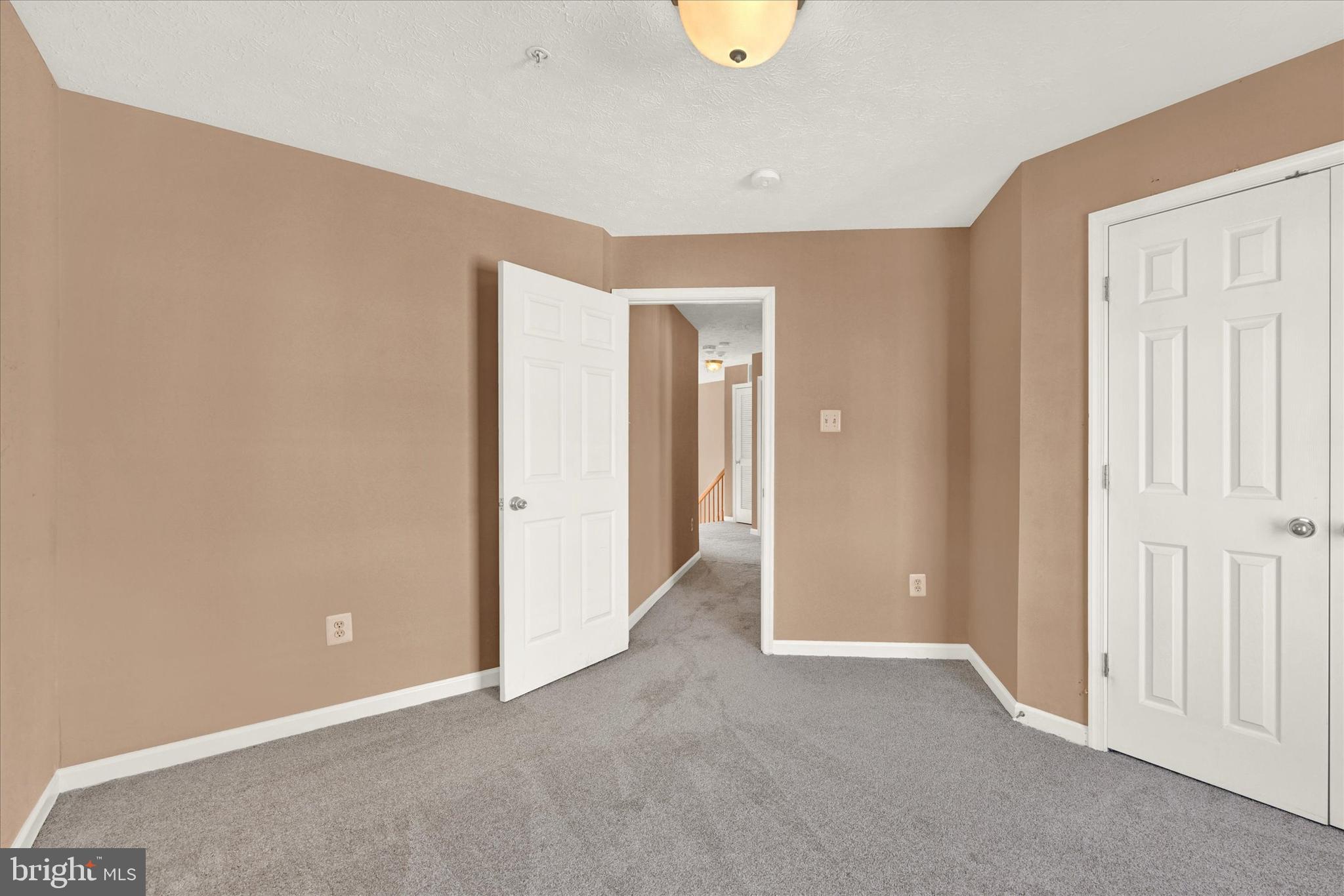 VILLAGE OF MILL RUN - Residential