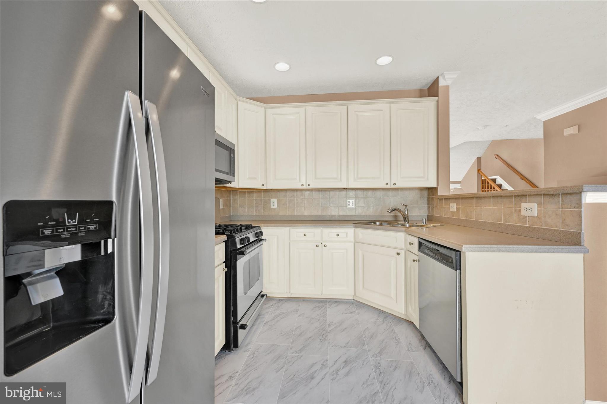 VILLAGE OF MILL RUN - Residential