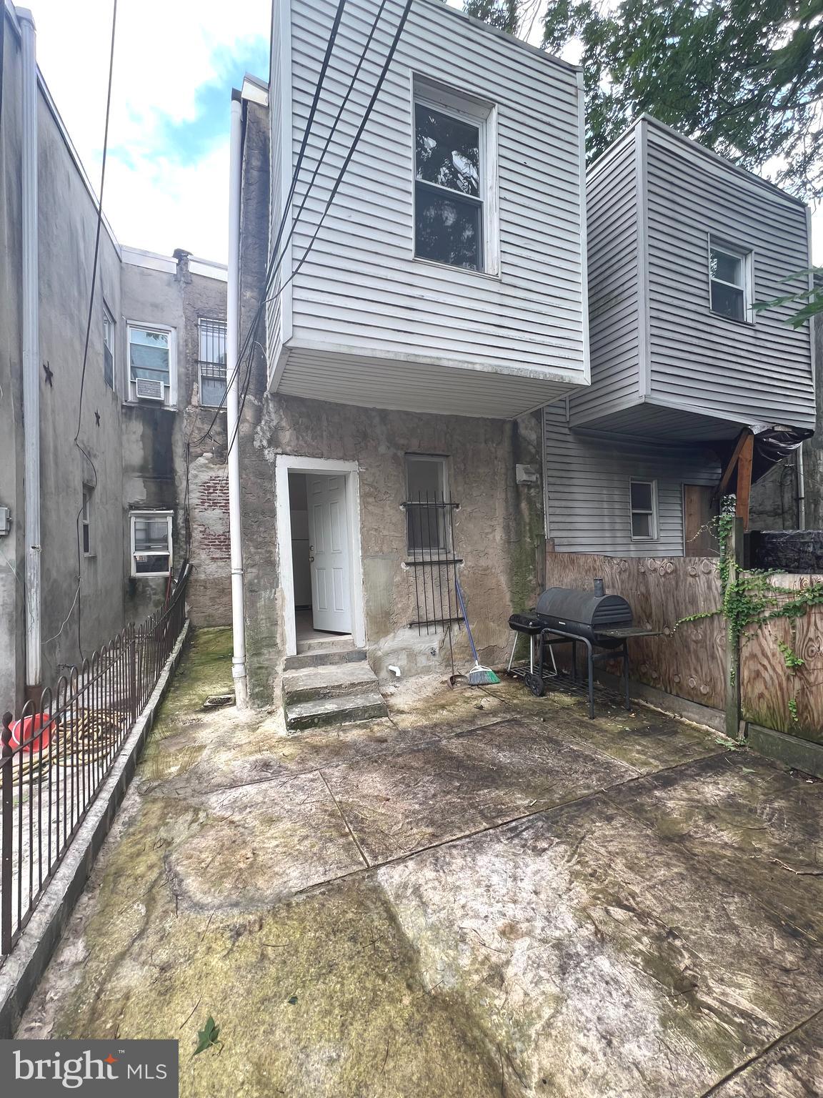 WHITMAN - Residential