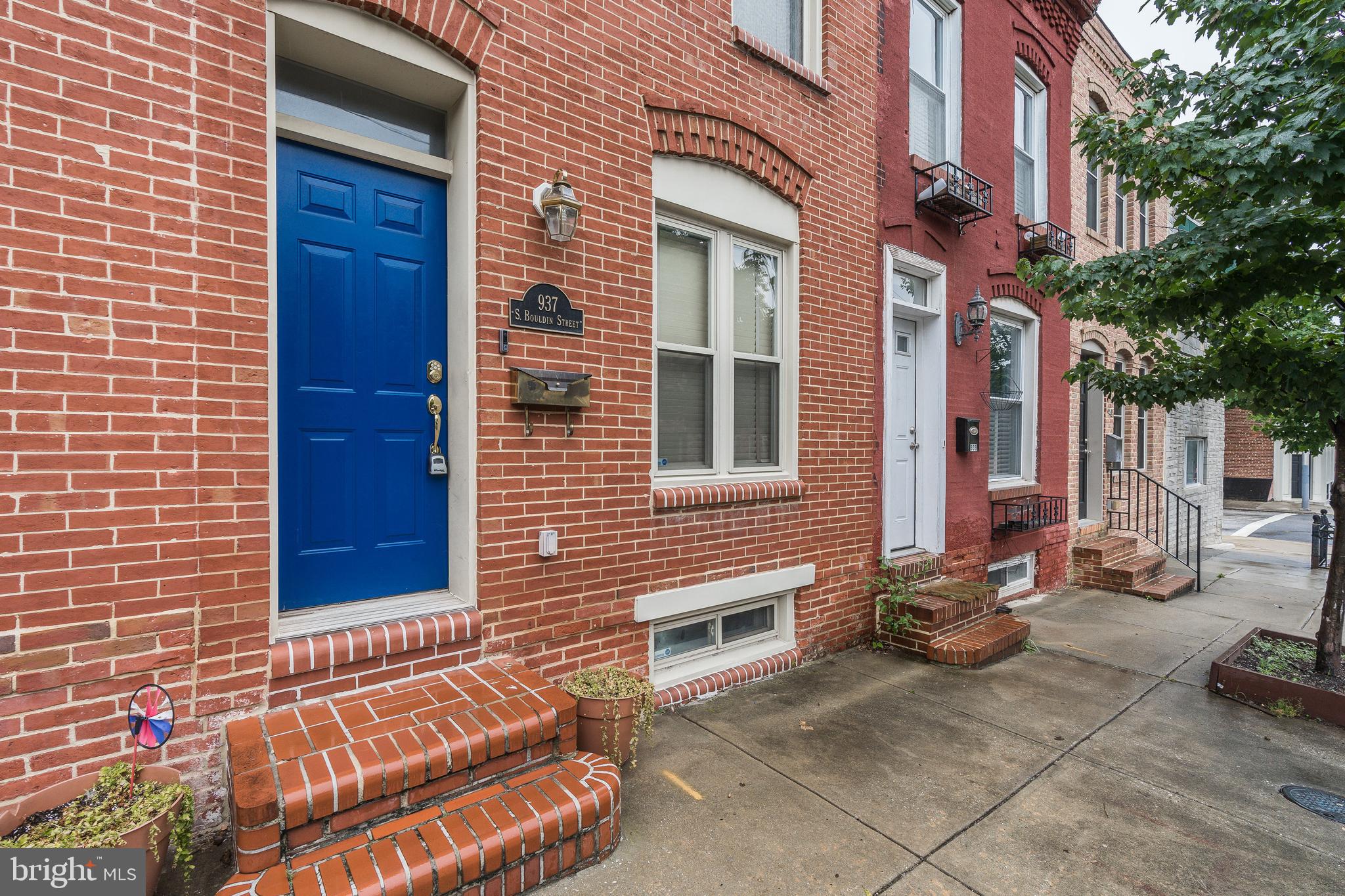 3 BR & 2.5 BA Canton Home! PARKING! Updated Rooftop Deck with Water Views! Hardwood & Tile Flooring, Granite Countertops, 1st Floor Half Bath, New Paint, New Carpet, Floating Wooden Staircases, Finished Lower Level (Potential 3rd Bedroom), Jetted Tub, Restored Brick. Close to I-95, Inner Harbor, Patterson Park, Johns Hopkins Medical Center, Fells Point, O'Donnell Square, Waterfront Promenade, Harbor East, Little Italy, Downtown, Canton Crossing Shopping Center, Merritt Athletic Club & Rooftop Pool, Canton Dog Park.