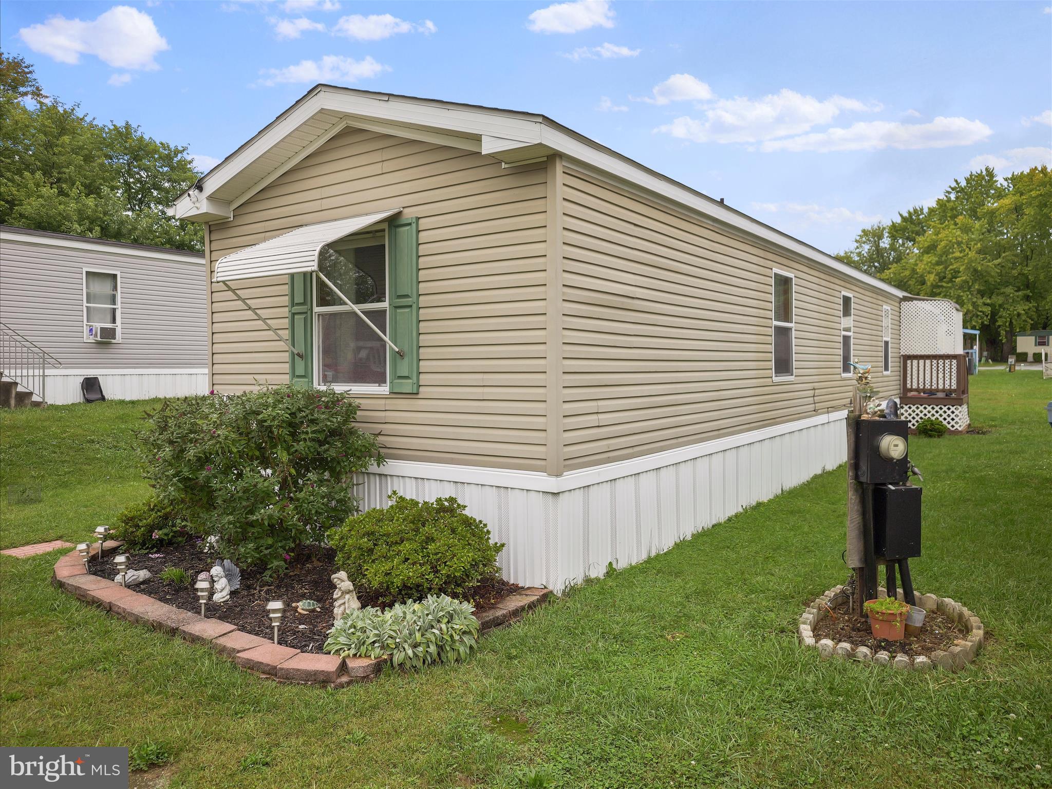 LAKESIDE PARK - Residential