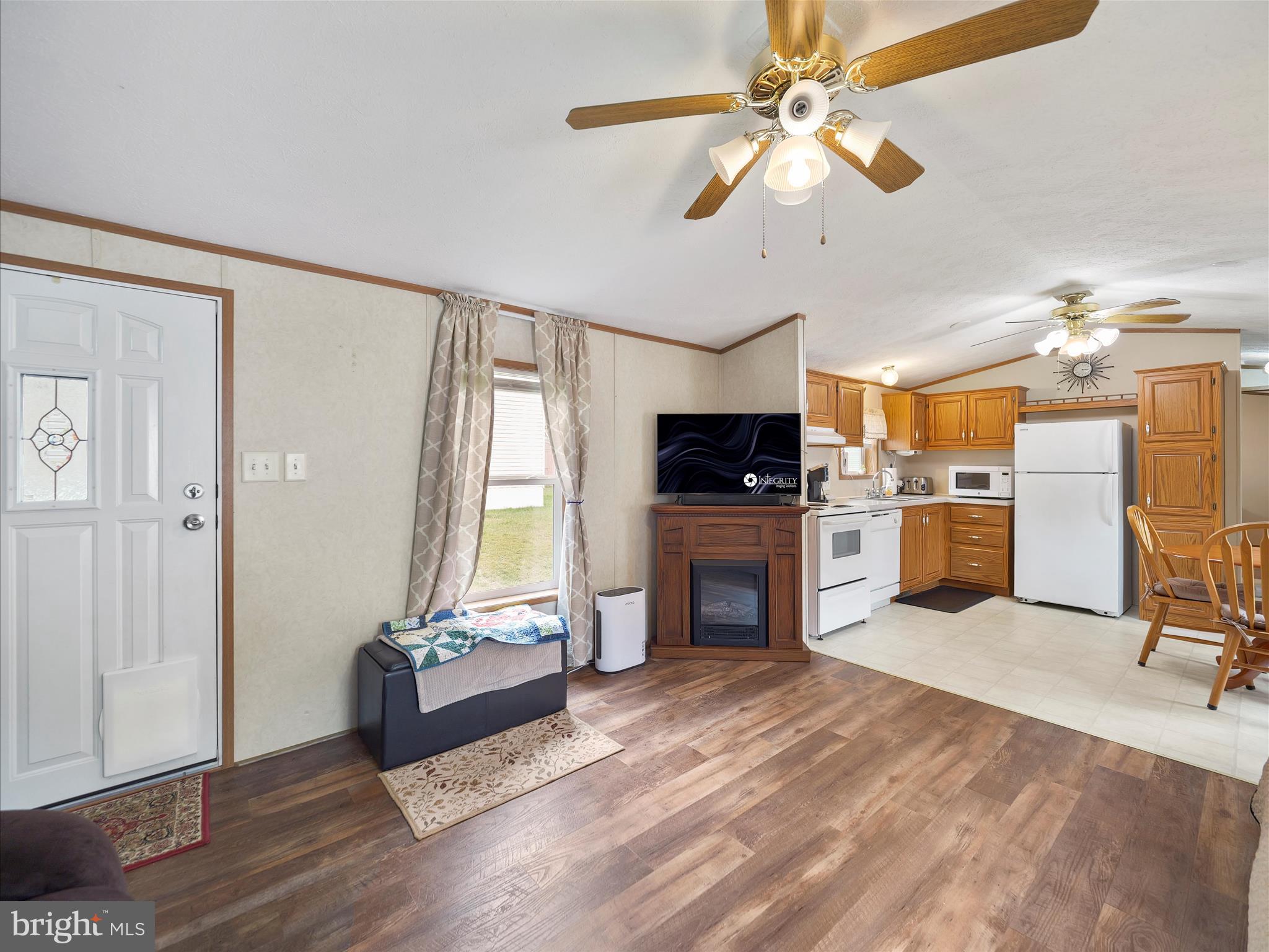 LAKESIDE PARK - Residential