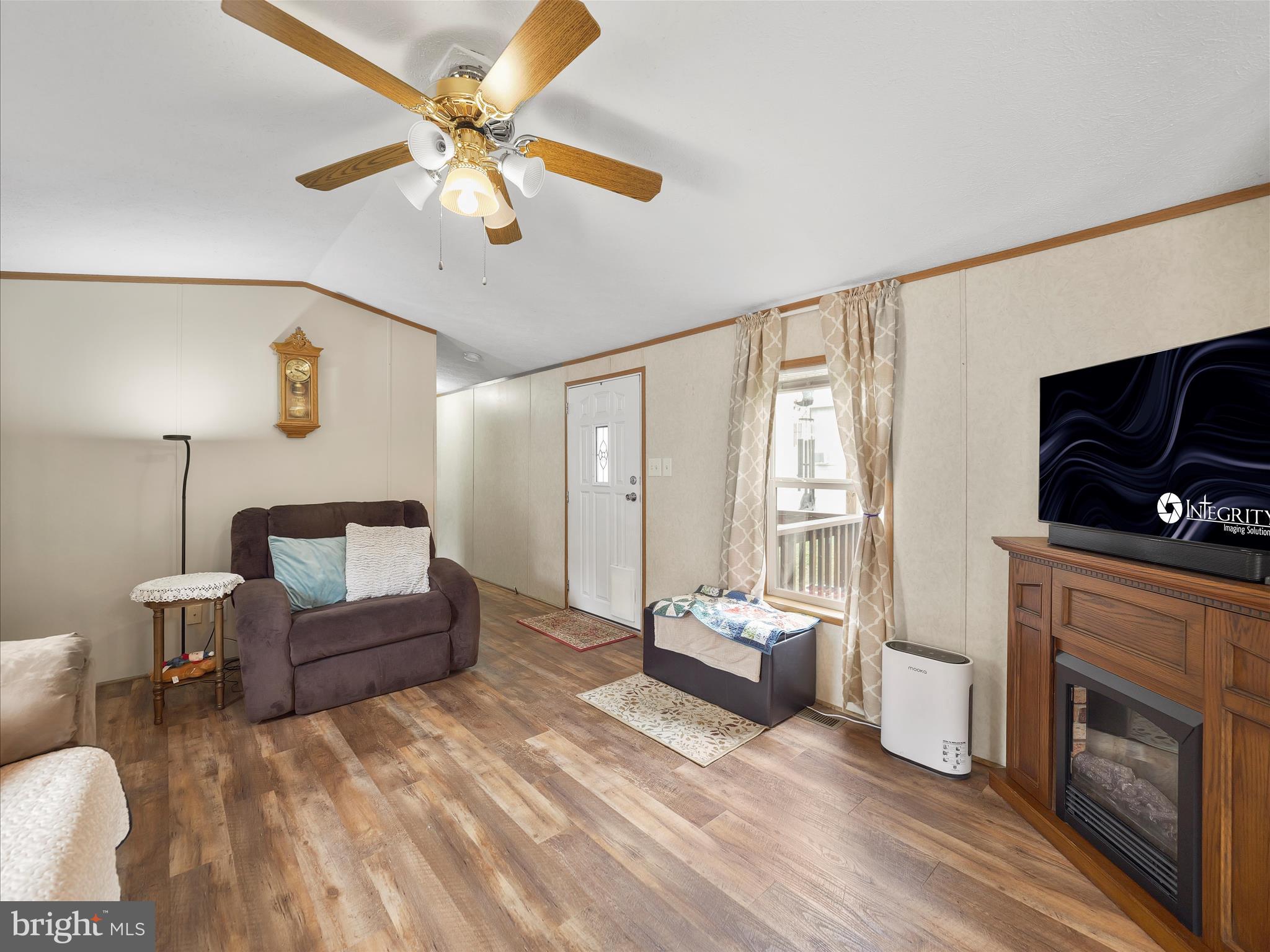 LAKESIDE PARK - Residential