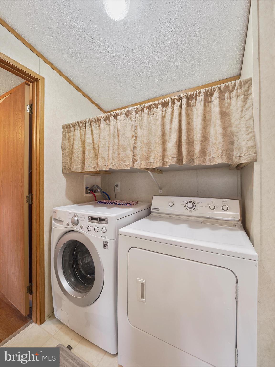 LAKESIDE PARK - Residential