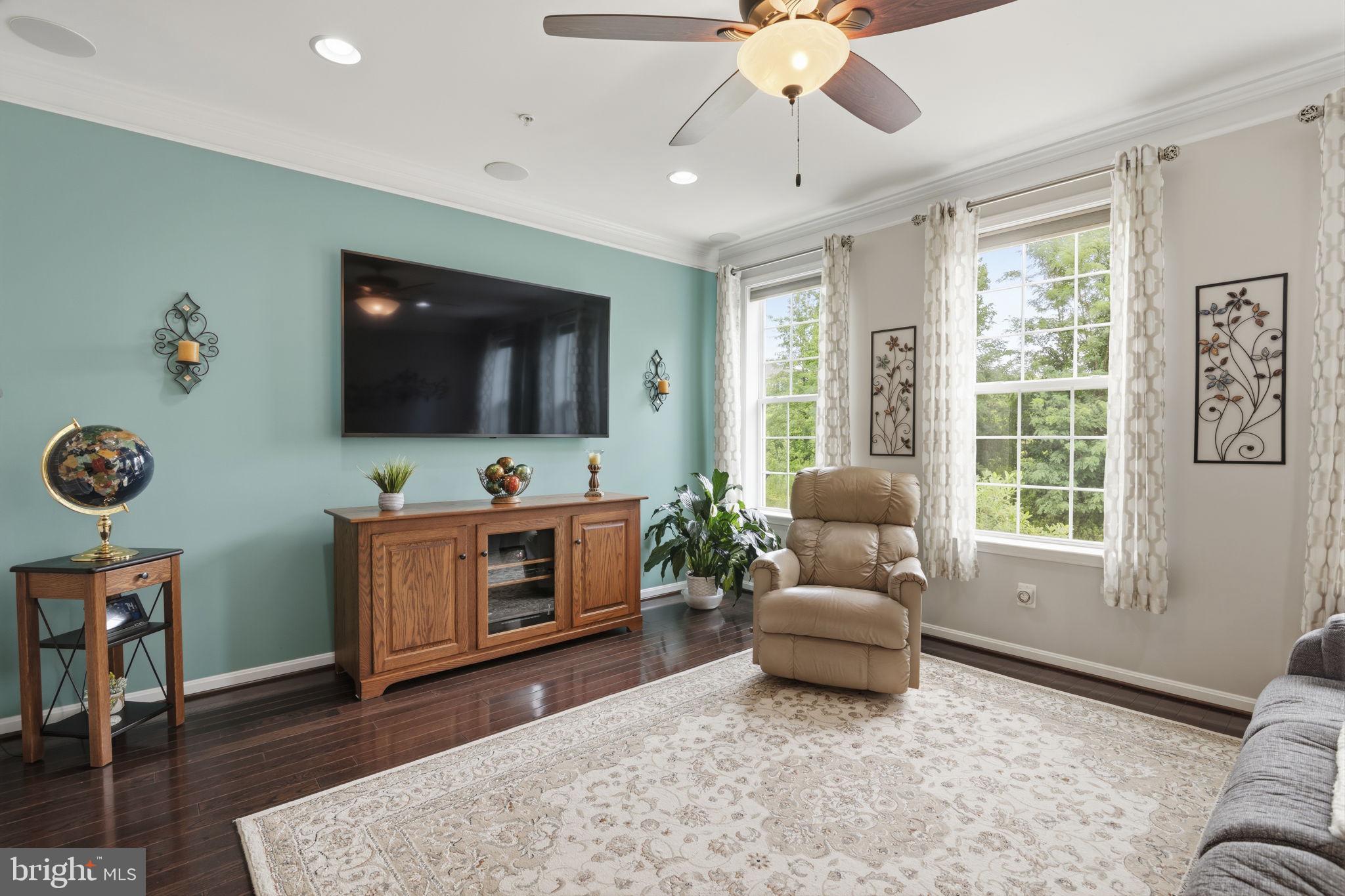275 MOHEGAN DRIVE