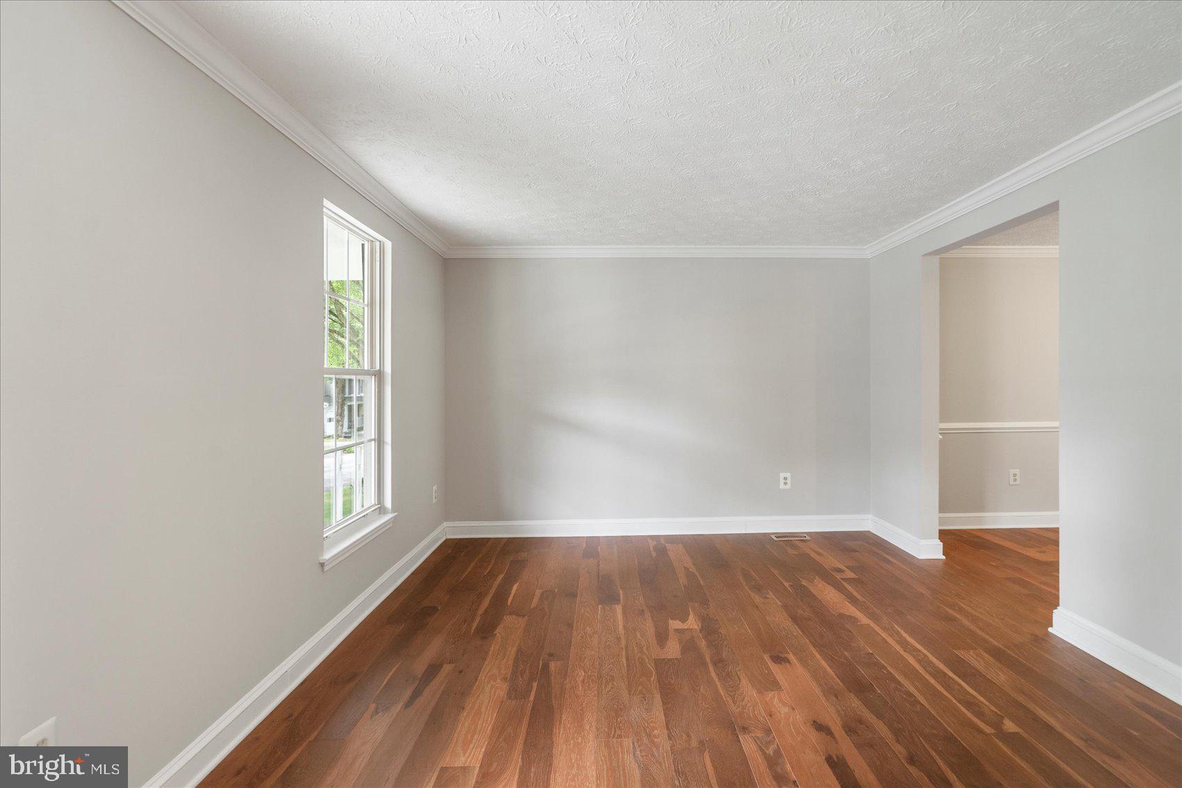 VALLEY STREAM ESTATES - Residential