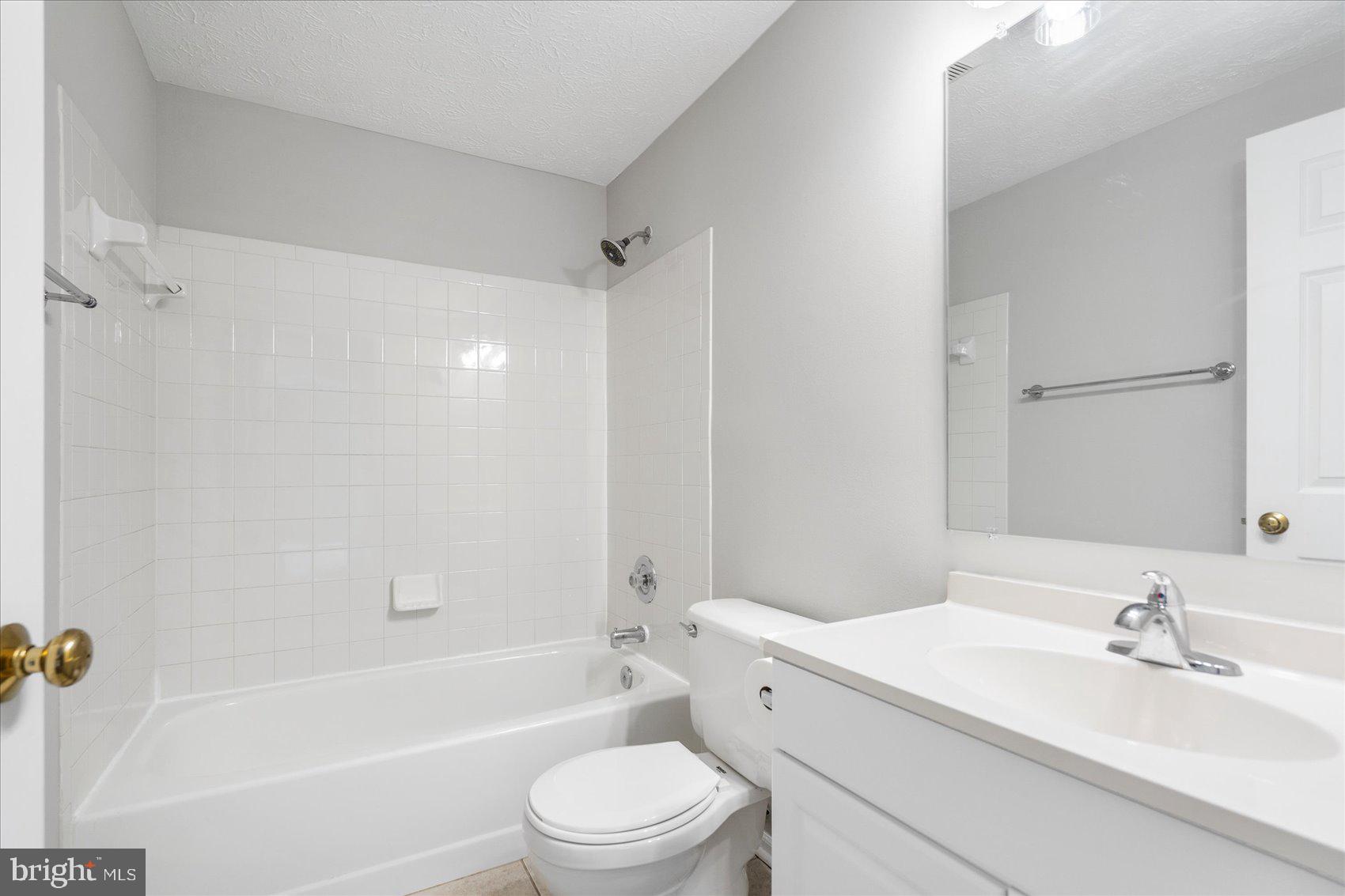 VALLEY STREAM ESTATES - Residential