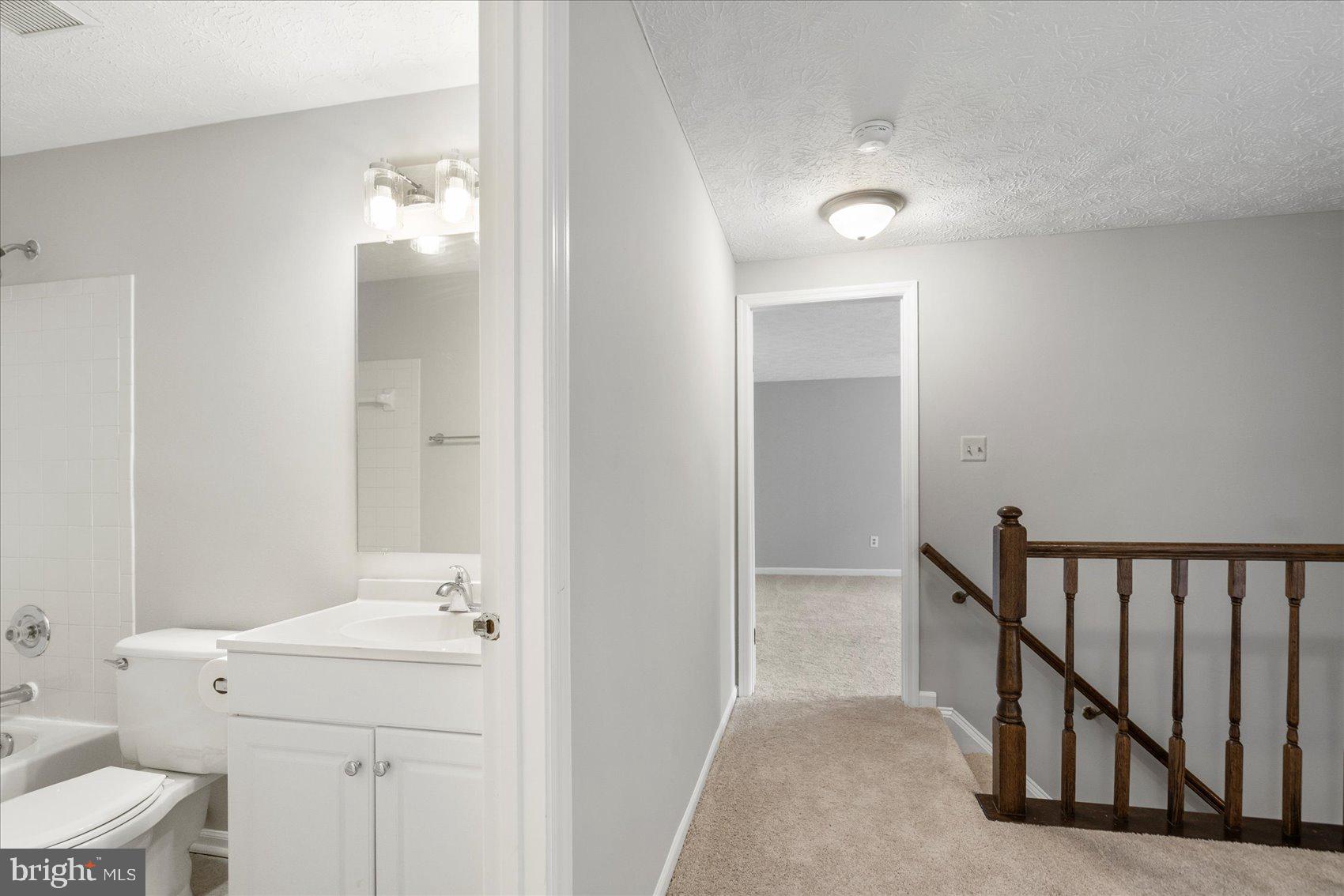 VALLEY STREAM ESTATES - Residential