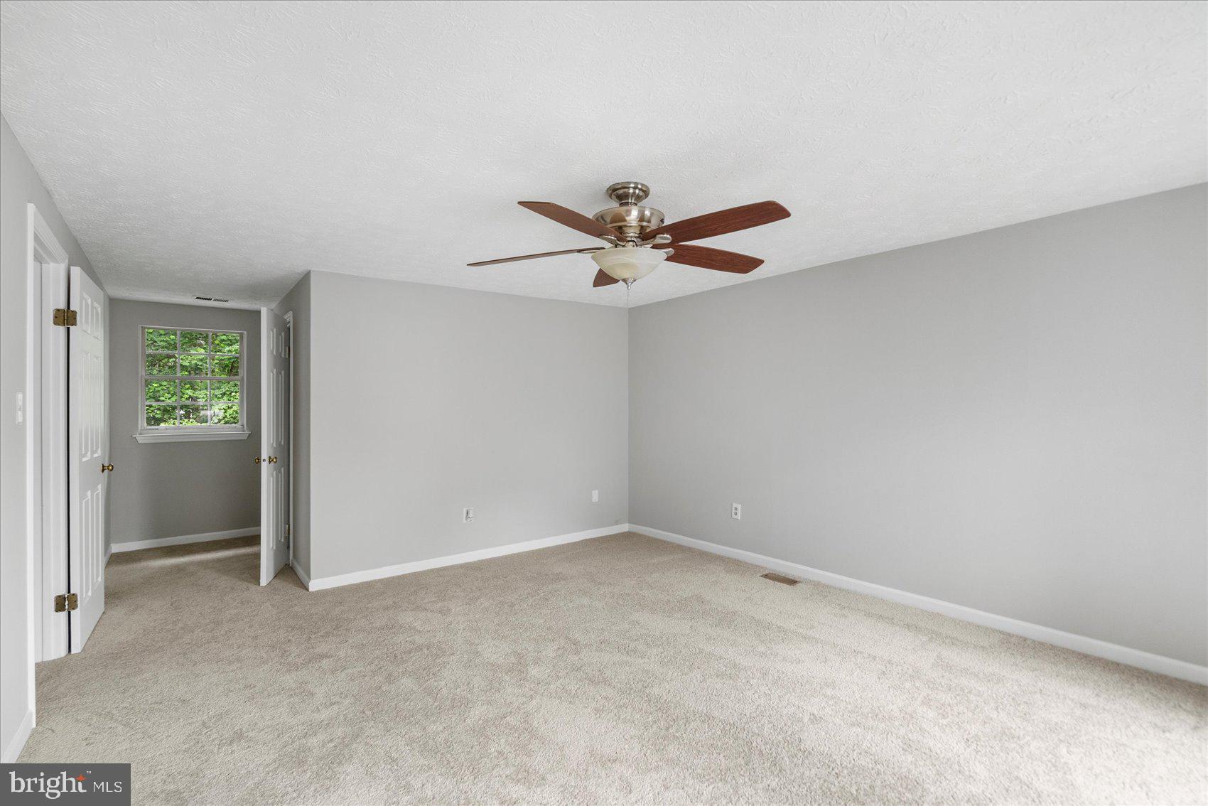 VALLEY STREAM ESTATES - Residential