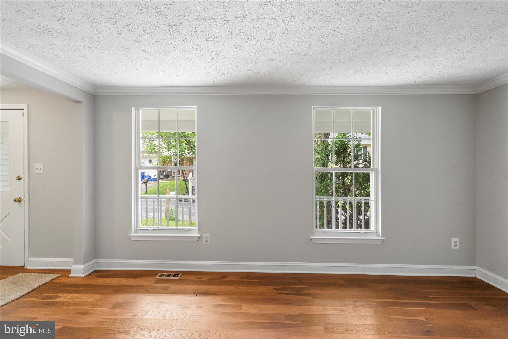 VALLEY STREAM ESTATES - Residential